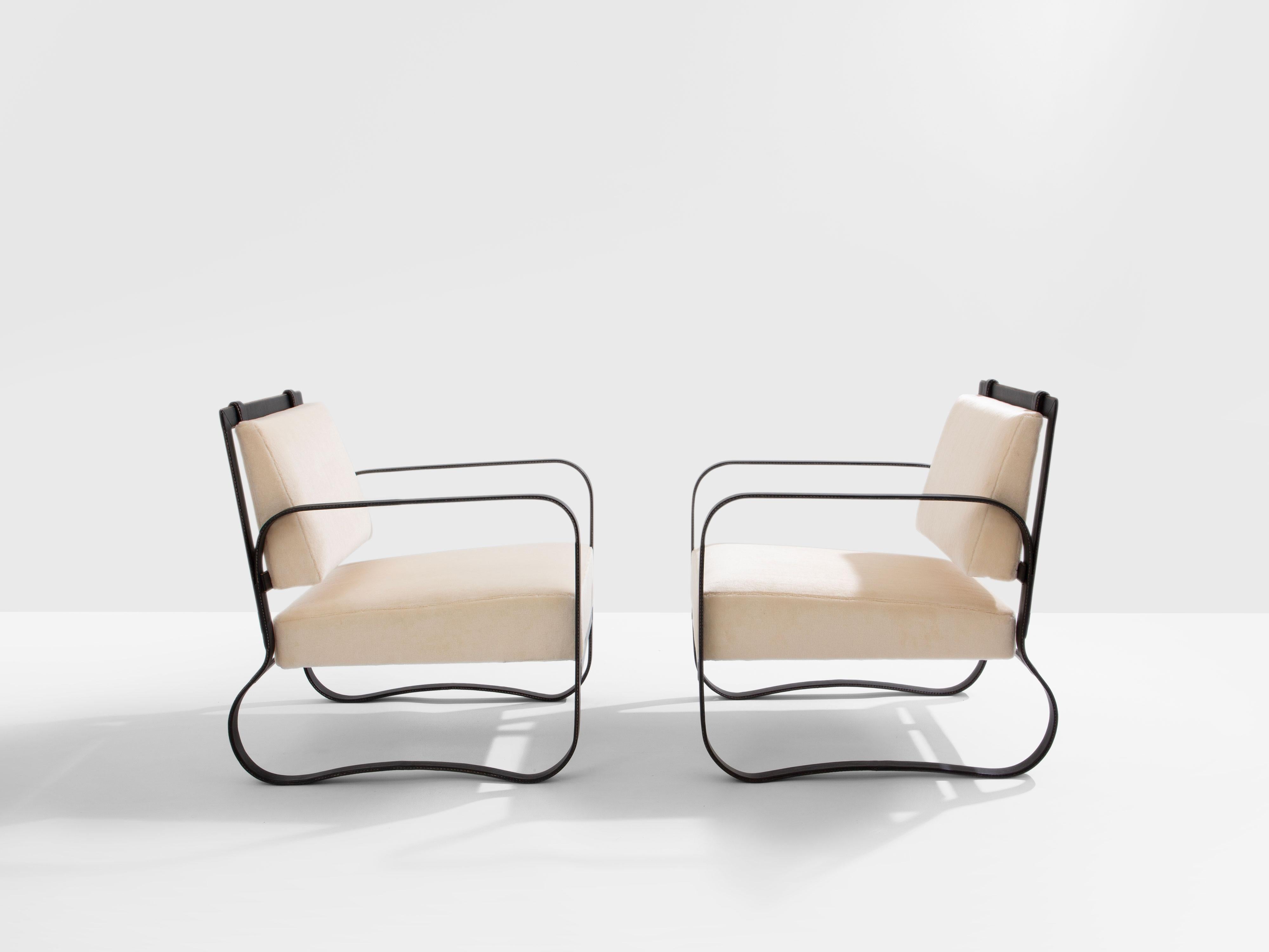Jacques Adnet Sesselpaar aus Leder und Mohair-Samt 1950 (Art déco) im Angebot