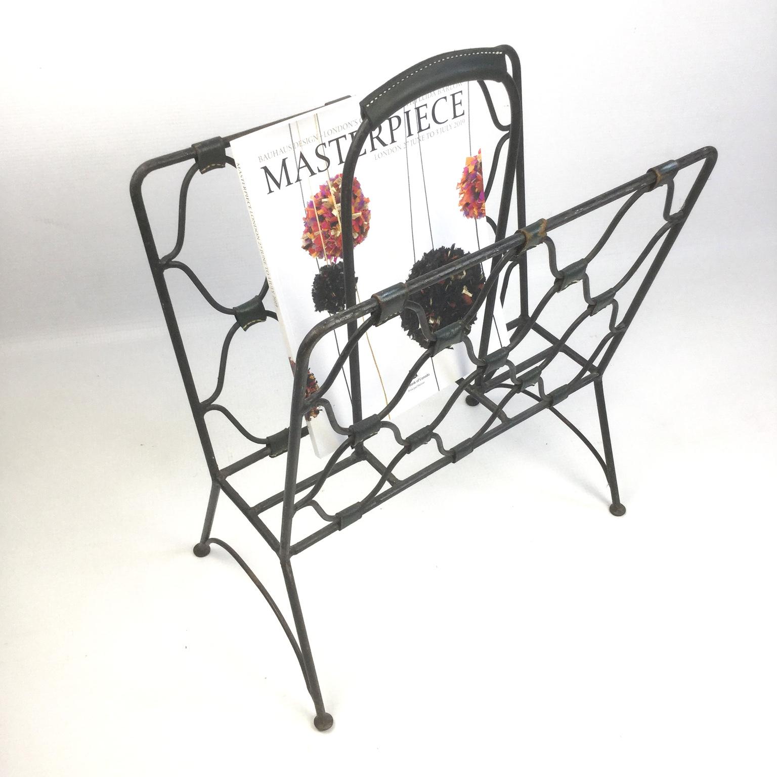 French Jacques Adnet Magazine Rack in Wrought Iron and Green Leather from the 1940s For Sale