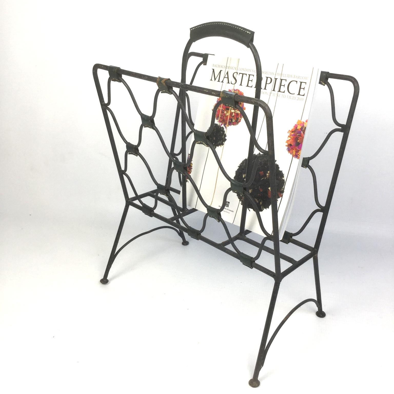 Jacques Adnet Magazine Rack in Wrought Iron and Green Leather from the 1940s For Sale 1