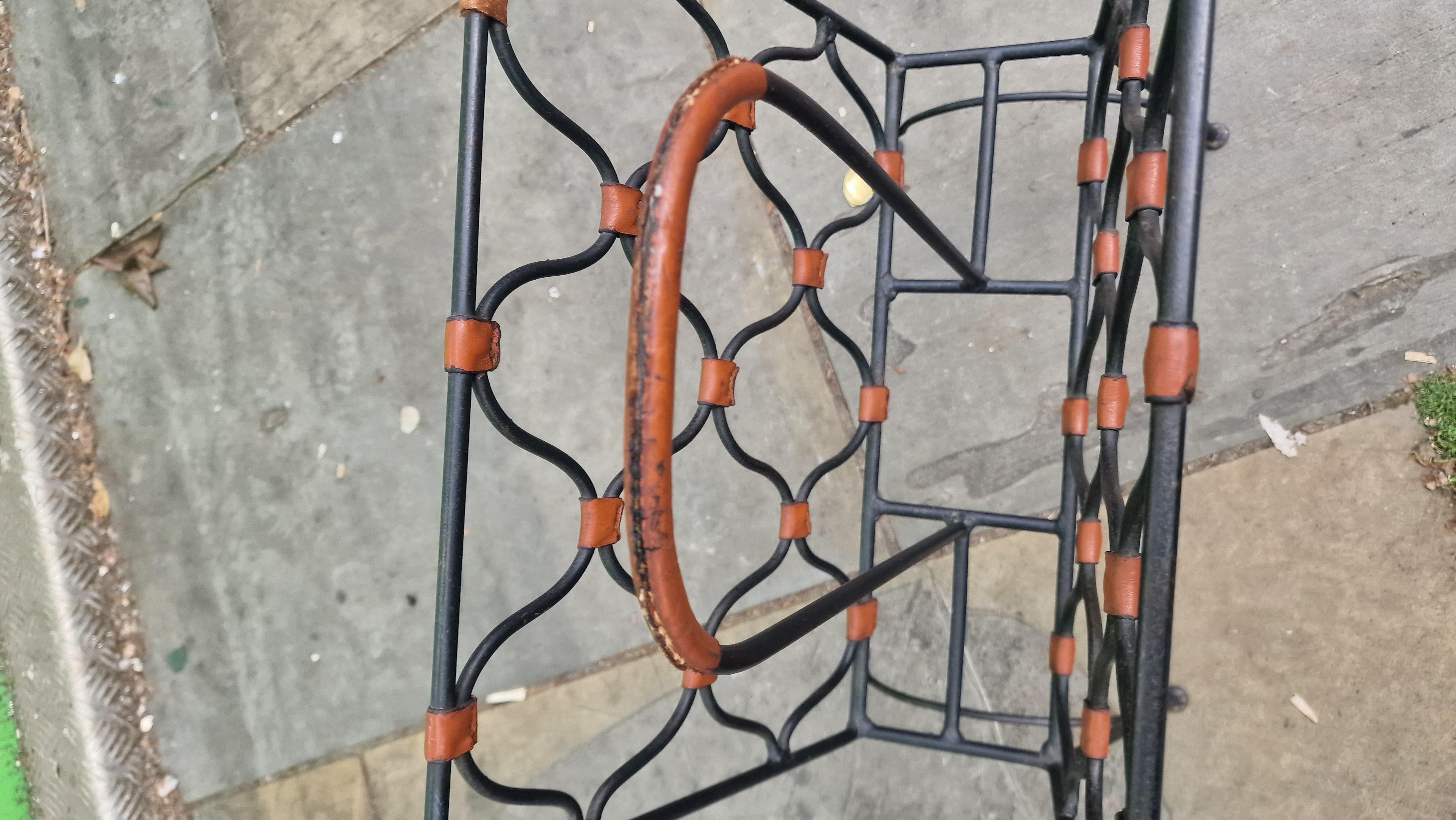 Mid-Century moderno Scaffale della rivista di Jacques Adnet in vendita