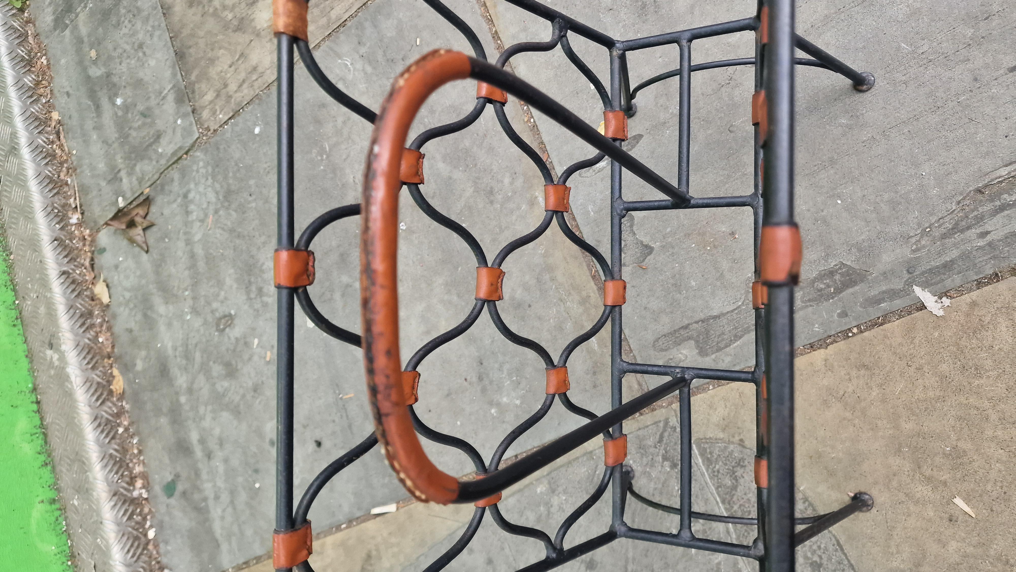Scaffale della rivista di Jacques Adnet In condizioni buone in vendita a London, Lambeth