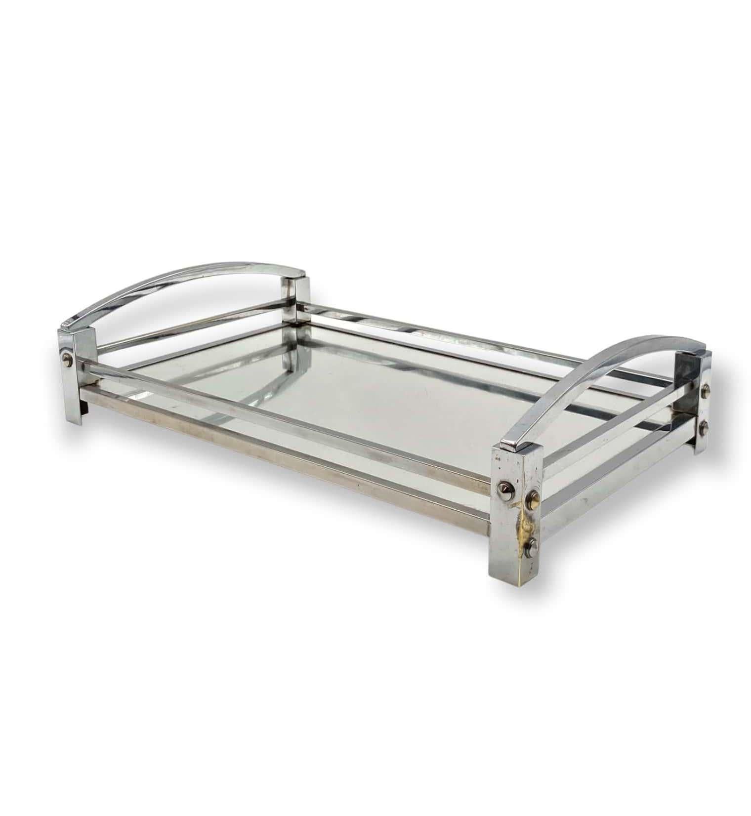 Jacques Adnet, Modernist Mirrored Tray, Maison Adnet, France, 1940-1950 For Sale 4