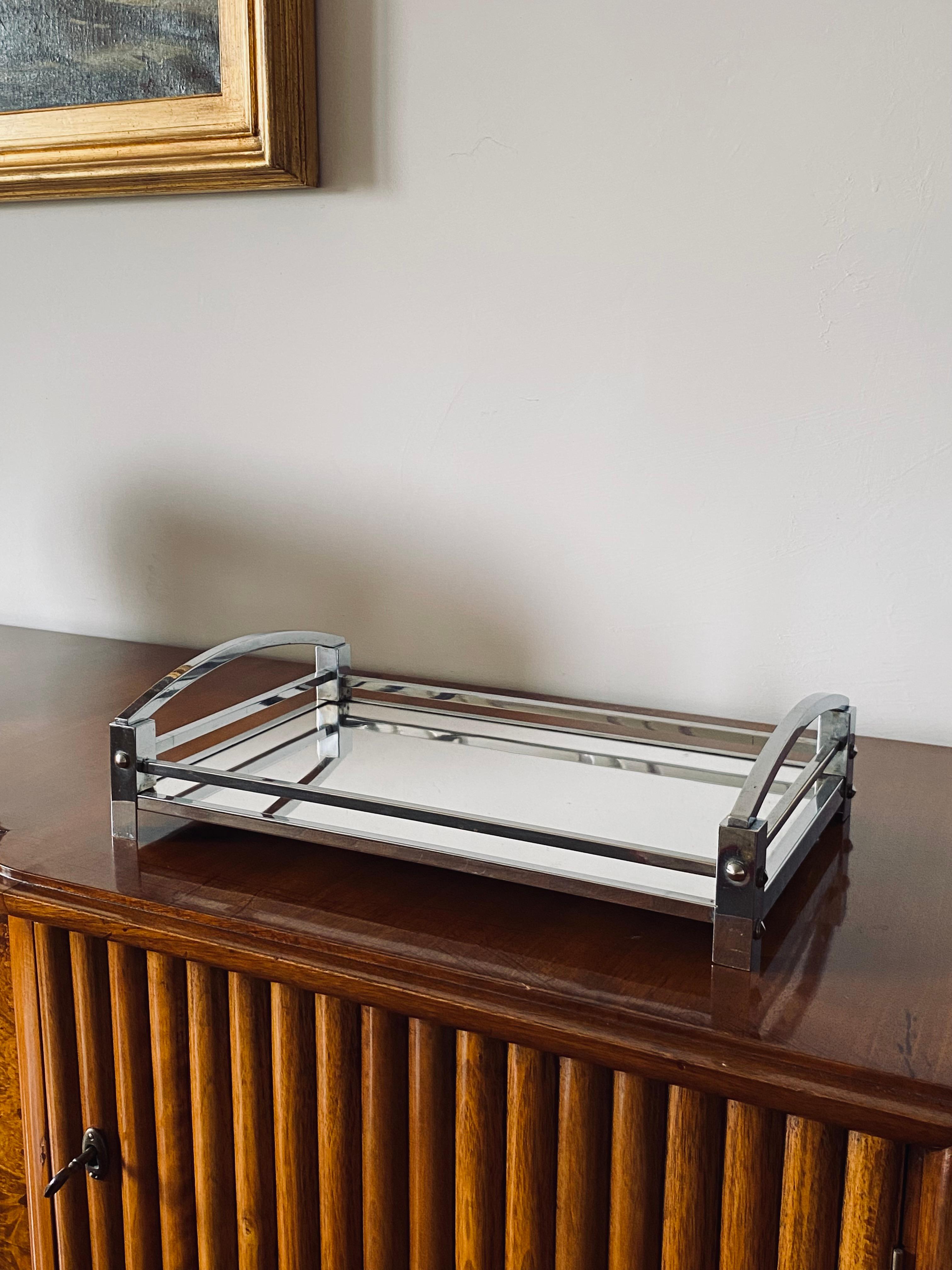 Metal Jacques Adnet, Modernist Mirrored Tray, Maison Adnet, France, 1940-1950 For Sale