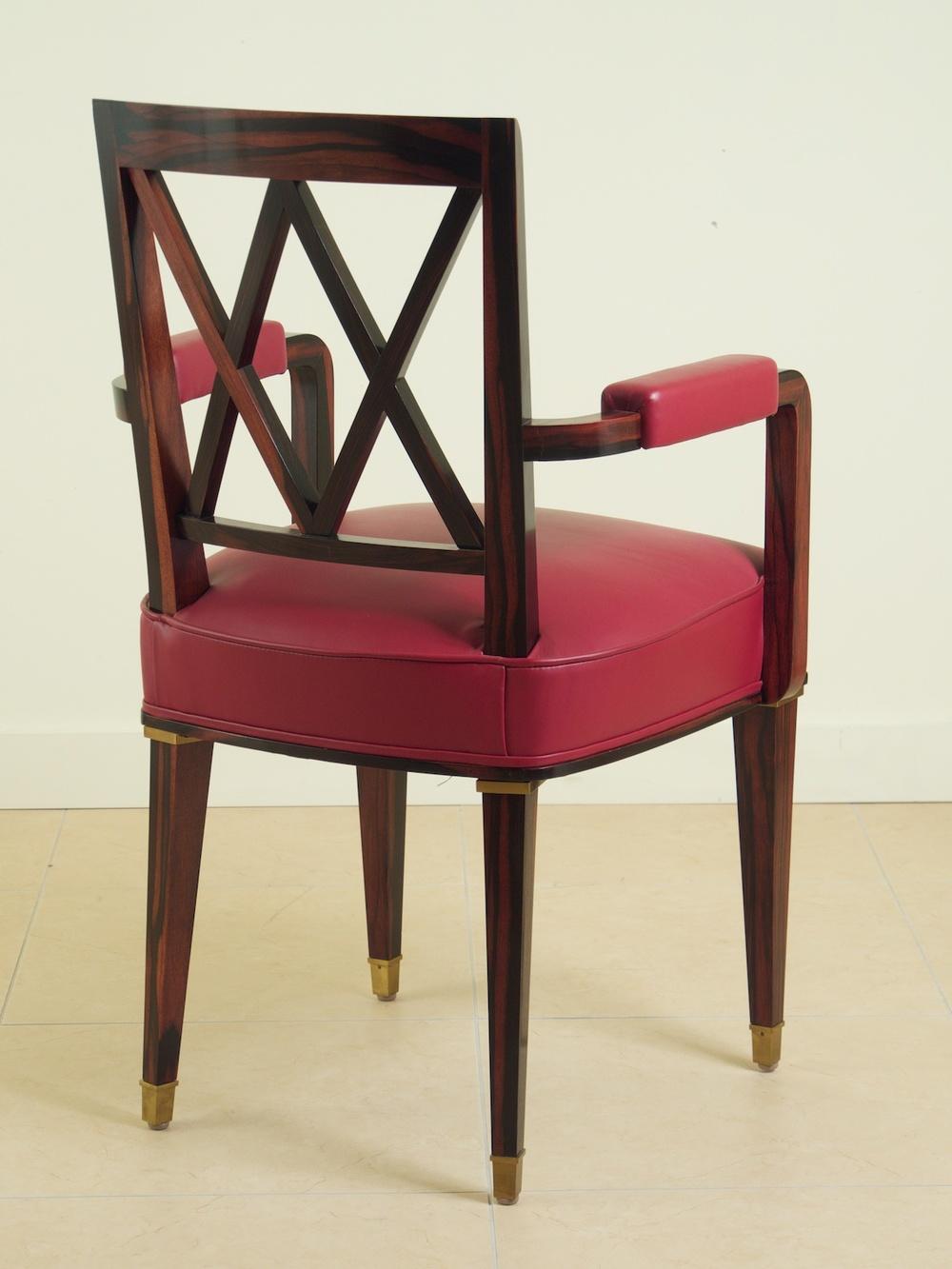 Art déco Jacques Adnet paire de fauteuils en ébène de macassar massif en vente