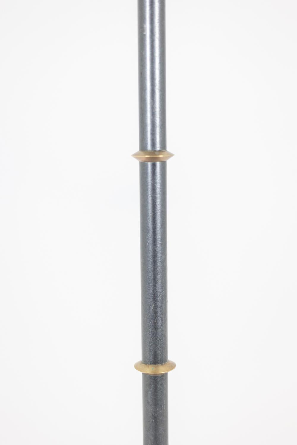 Jacques Adnet. Coppia di lampade da terra in bronzo. 1950s. In condizioni ottime in vendita a Saint-Ouen, FR