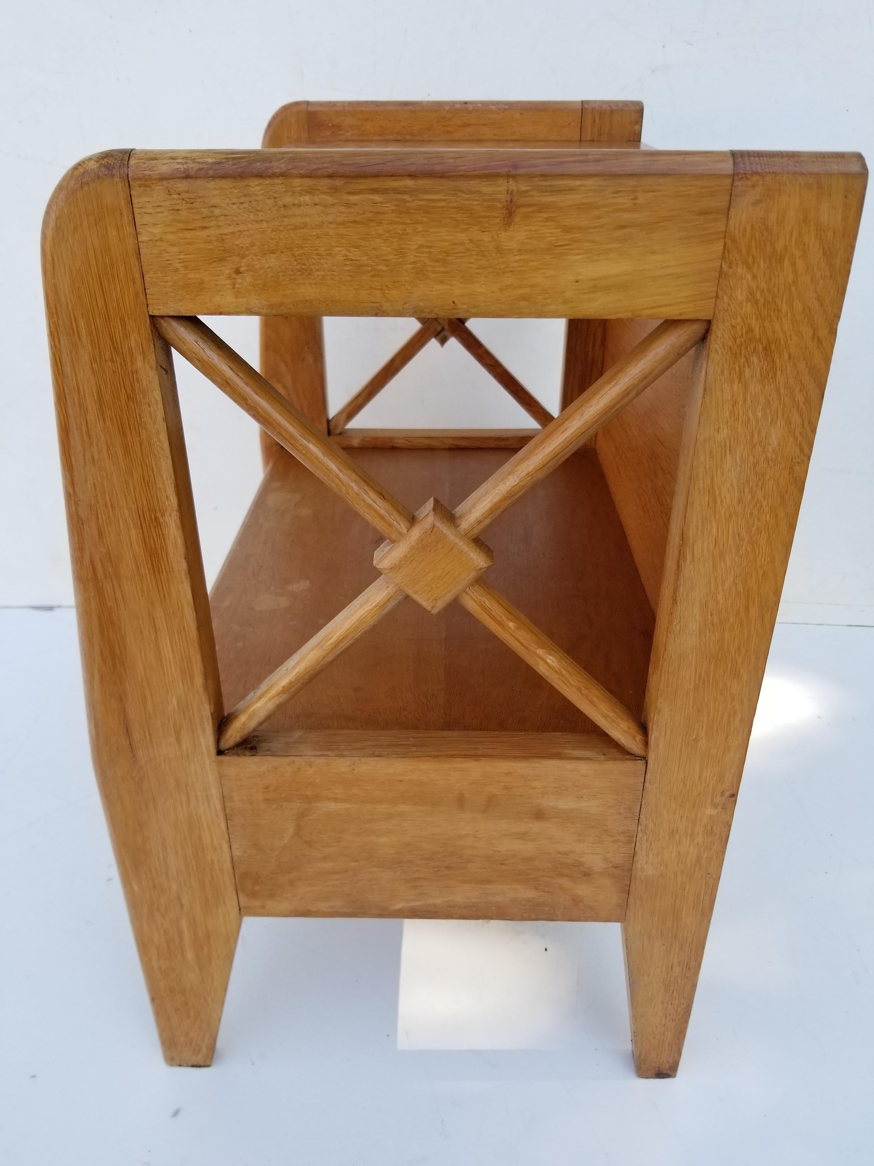 Jacques Adnet Mid-Century Modern Pair of Oak Side Tables, Night Stands In Good Condition For Sale In Miami, FL