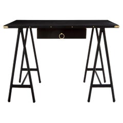 Bureau en cuir piqué sellier et laiton Jacques Adnet 1950