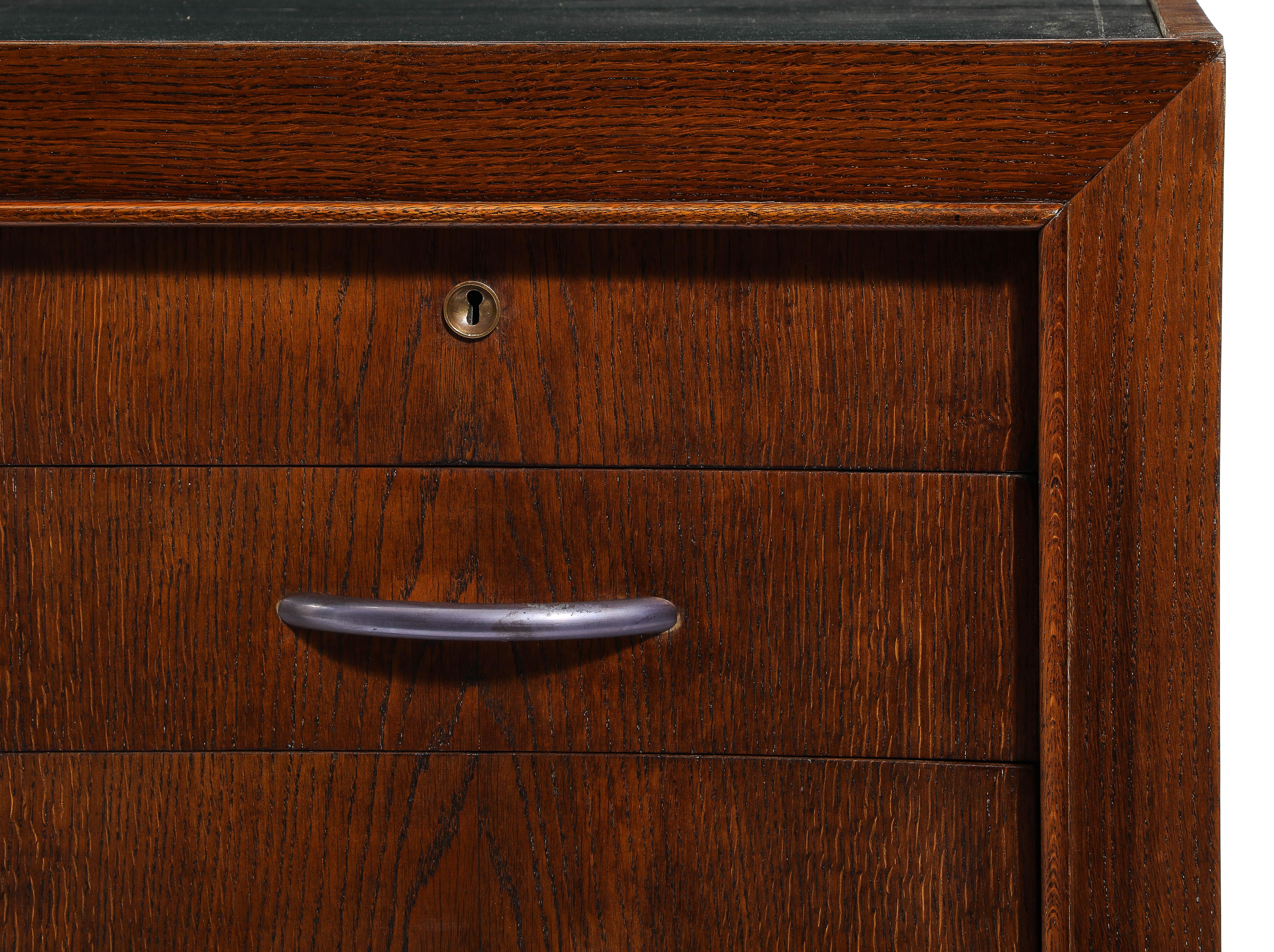 Laiton Bureau en chêne de Jacques Adnet, France, années 1940 en vente