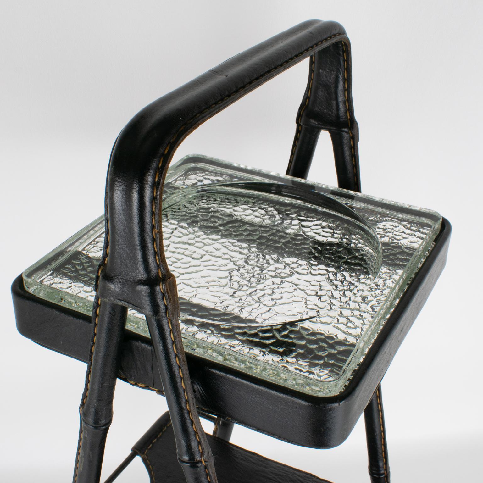 Rara mesa auxiliar Vide Poche de cuero cosido de Jacques Adnet, hacia 1950 en venta 2