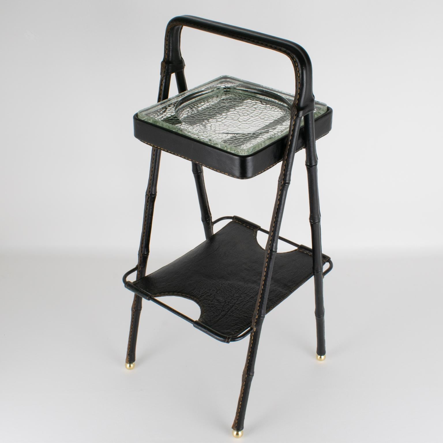Rara mesa auxiliar Vide Poche de cuero cosido de Jacques Adnet, hacia 1950 en Excelente estado para la venta en Atlanta, GA