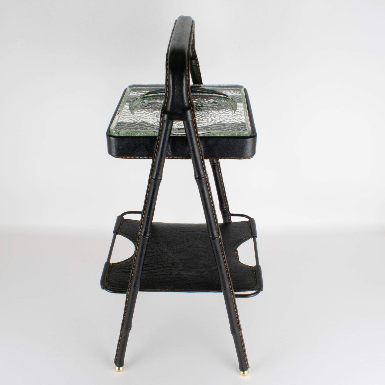 Rara mesa auxiliar Vide Poche de cuero cosido de Jacques Adnet, hacia 1950 mediados del siglo XX en venta