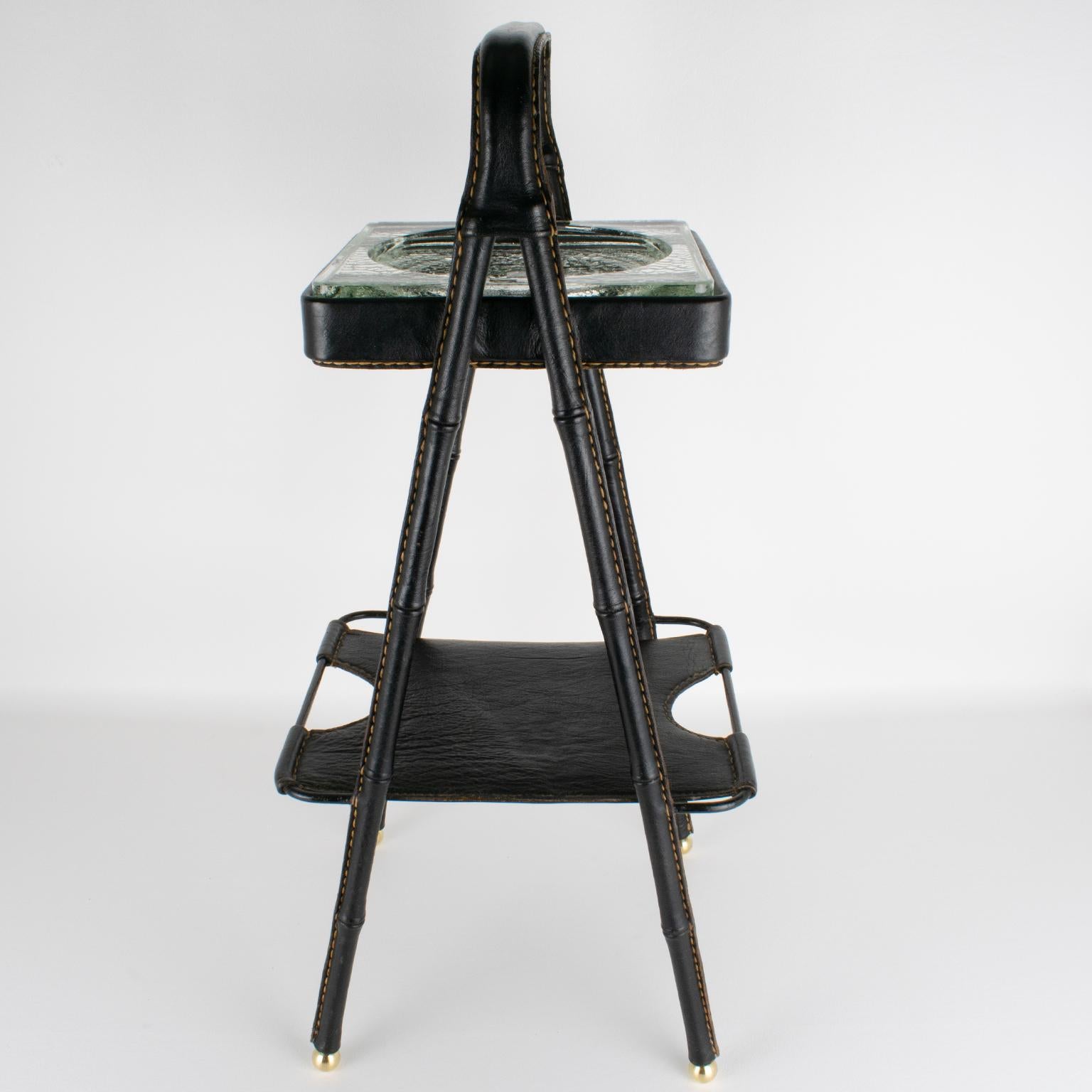 Rara mesa auxiliar Vide Poche de cuero cosido de Jacques Adnet, hacia 1950 Metal en venta
