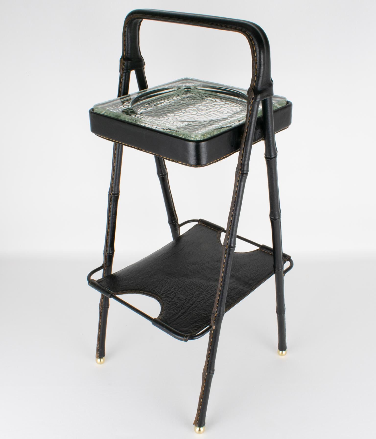 Rara mesa auxiliar Vide Poche de cuero cosido de Jacques Adnet, hacia 1950 en venta 1