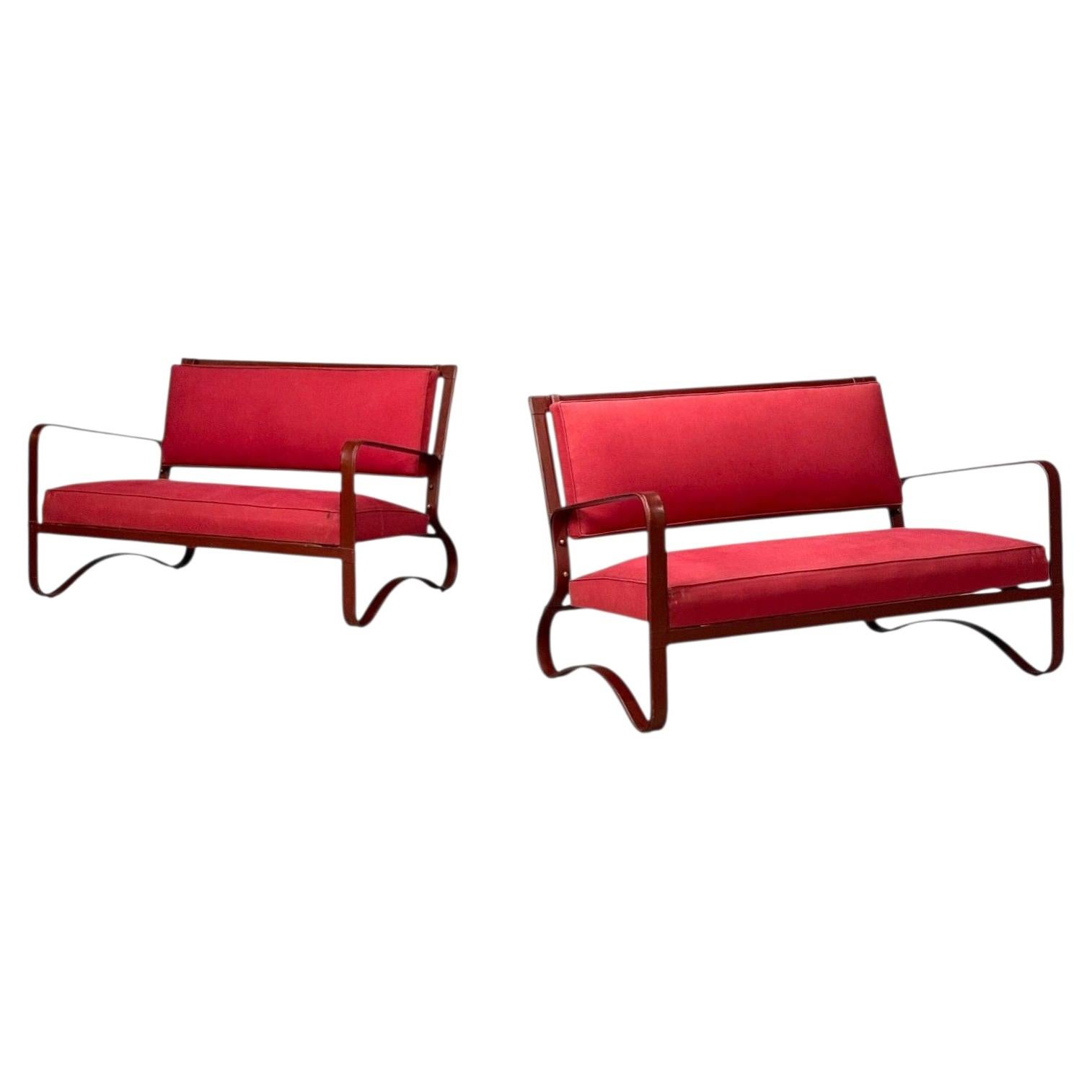 Jacques Adnet, sofás de dos plazas poco comunes, piel, acero, Francia, década de 1950 en venta