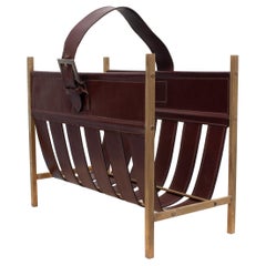 Jacques Adnet:: Porte-revues en cuir Stich Jacques Adnet:: Porte-revues en cuir Stich