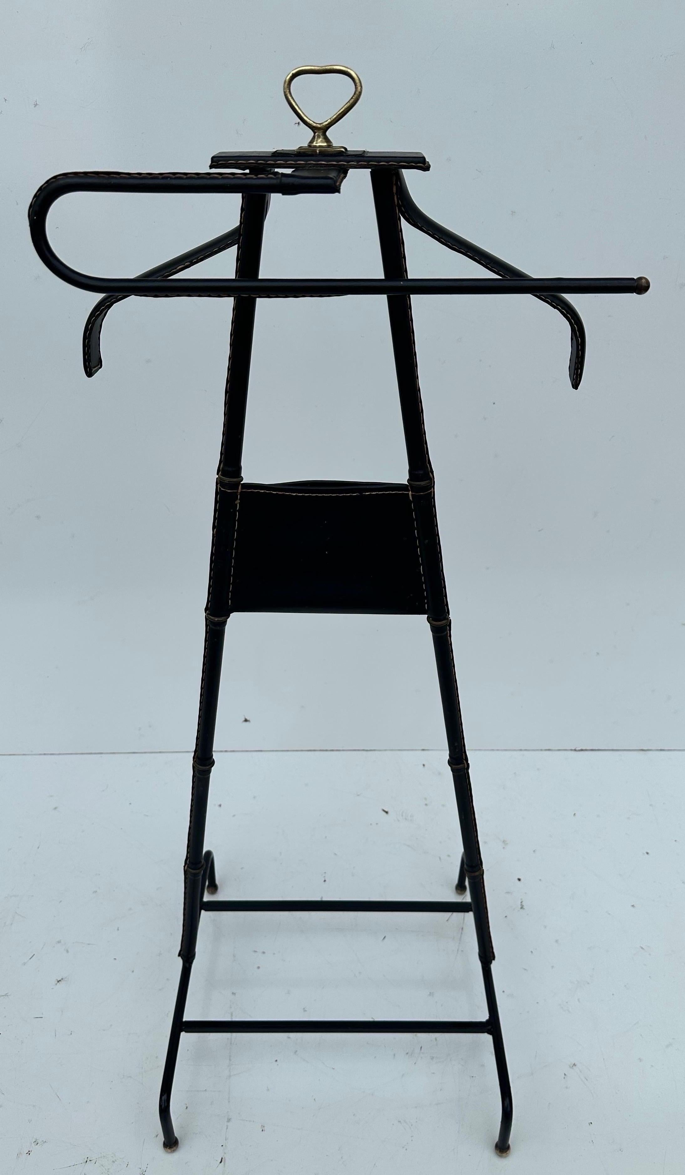 Jacques Adnet  Stitch by Stitch et Valet en laiton en vente 6