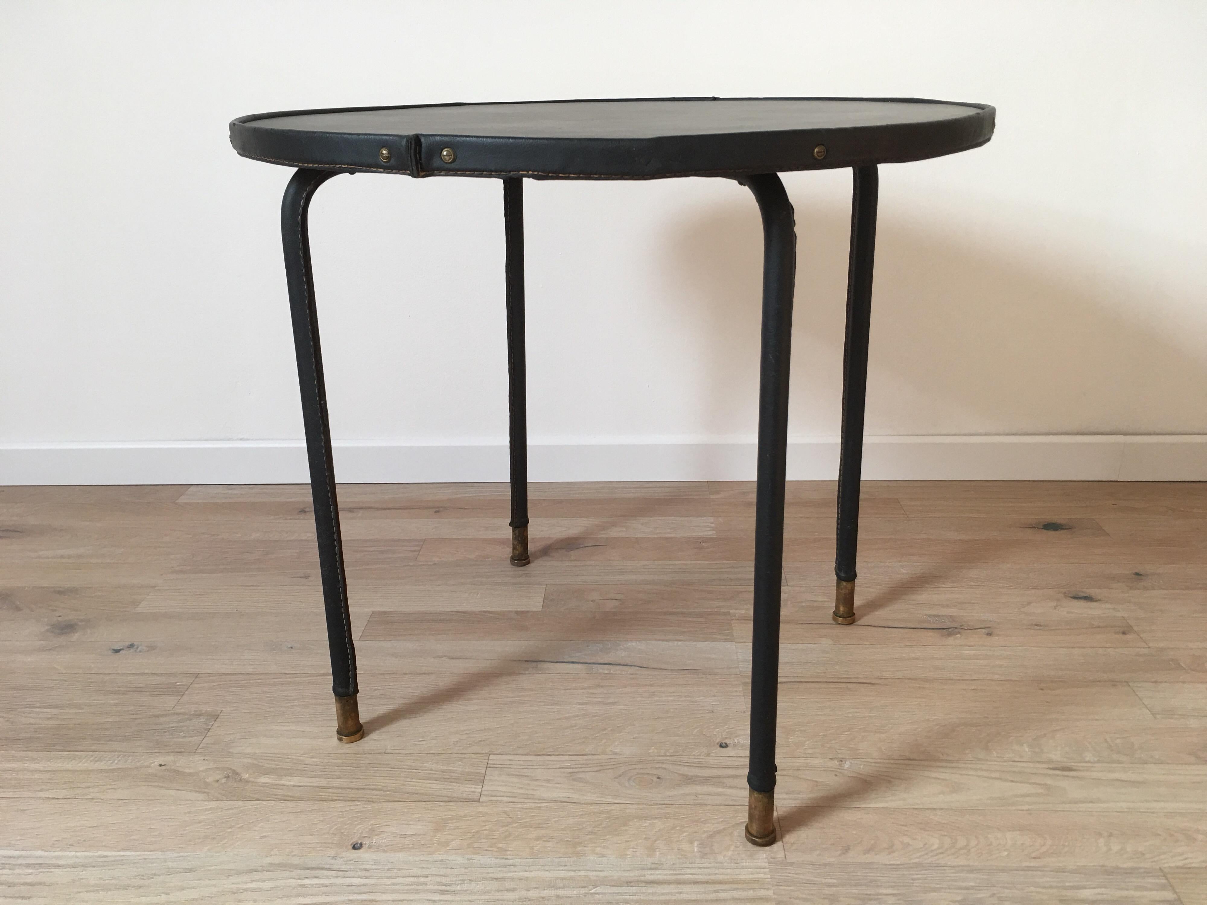 Mid-Century Modern Jacques Adnet Style Black Stitched Leather Round Side Table, 1950s, French For Sale