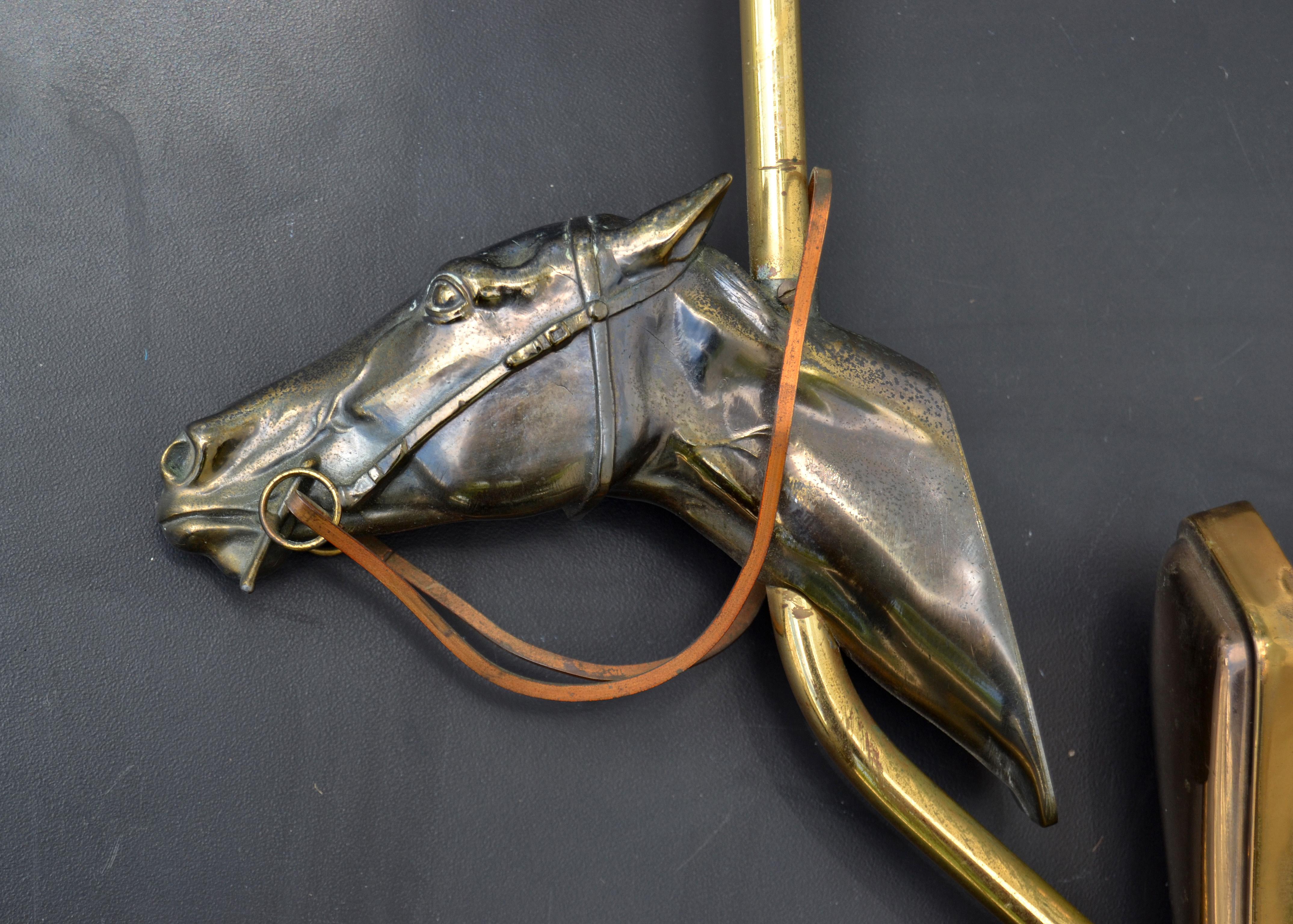 Metà XX secolo Lampada da parete a forma di cavallo in bronzo di Jacques Adnet in stile neoclassico francese in vendita