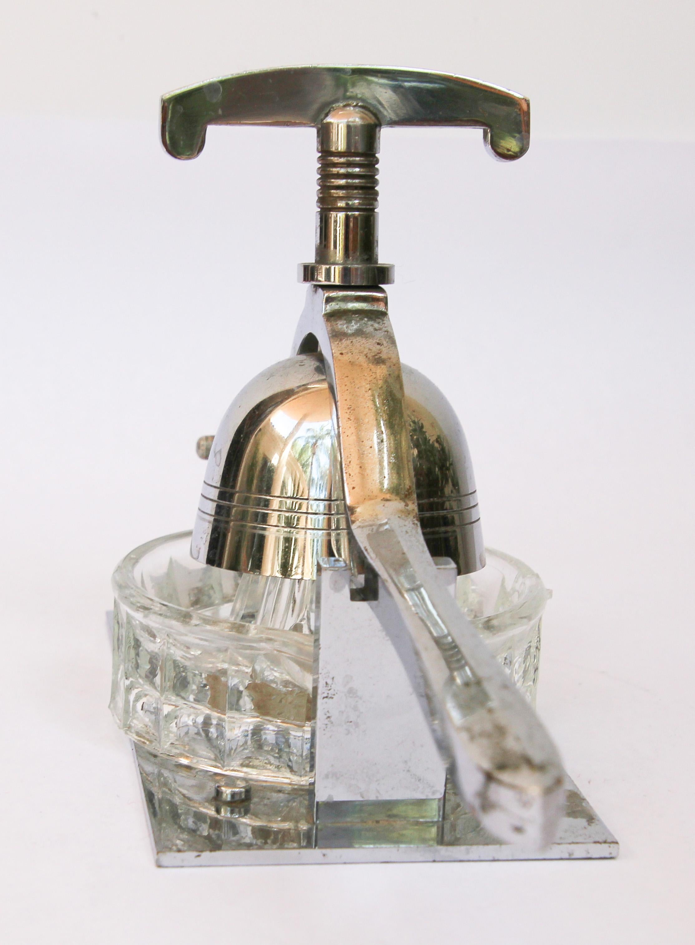 Jacques Adnet Style Chromed Metal Lemon Squeezer, France, circa 1940s In Distressed Condition In North Hollywood, CA