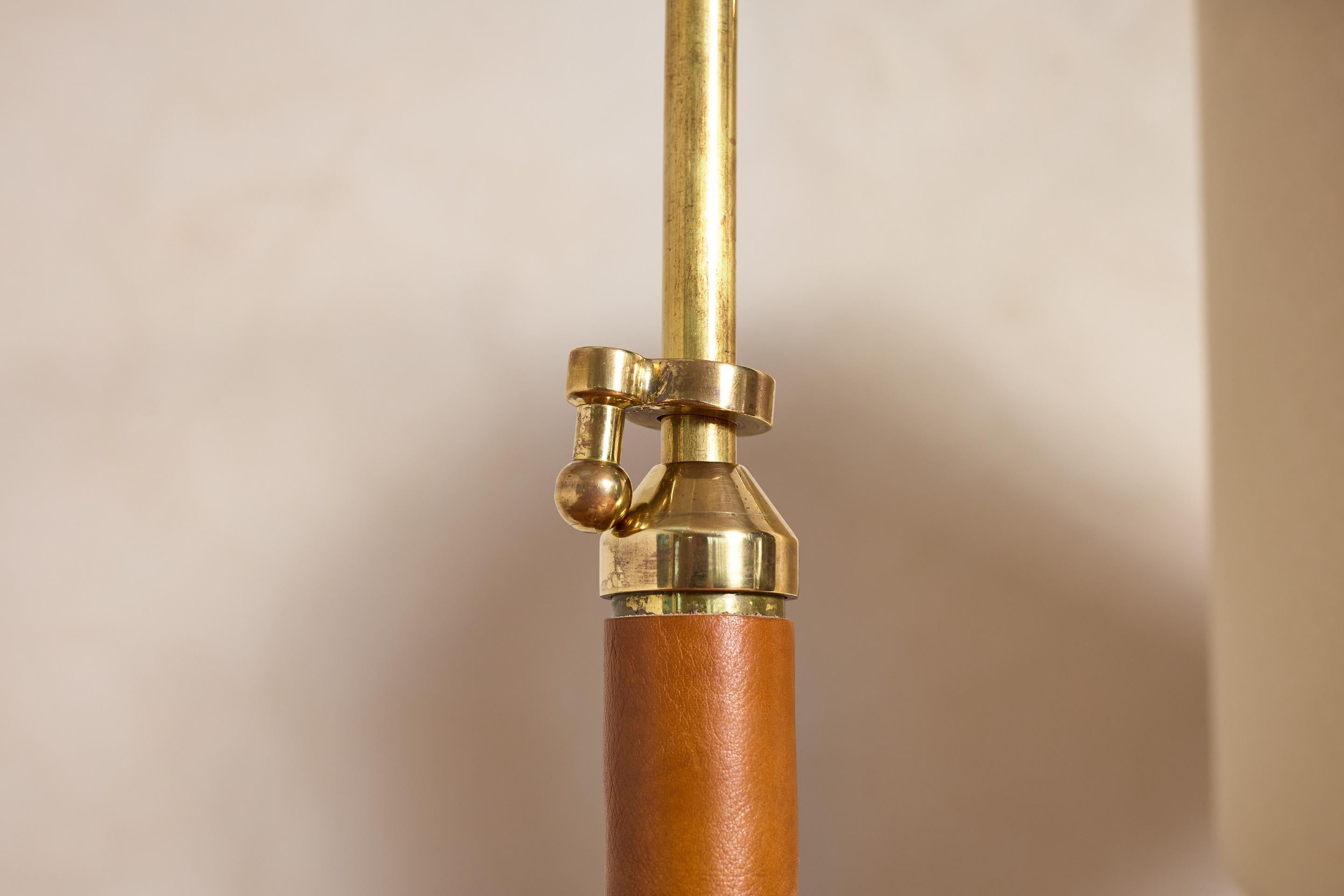 Lámpara de pie estilo Jacques Adnet en venta 6