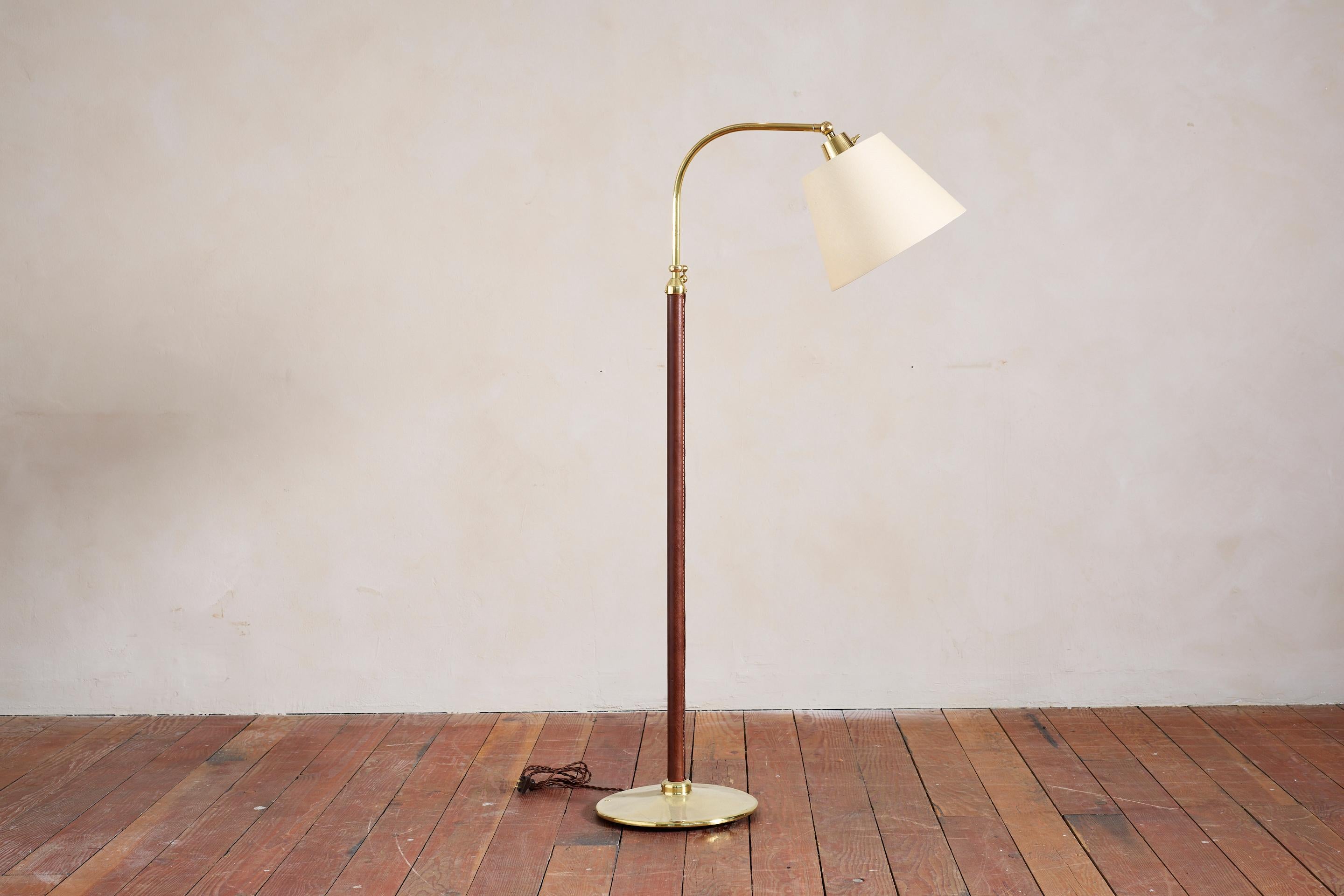 Français Lampadaire de style Jacques Adnet en vente