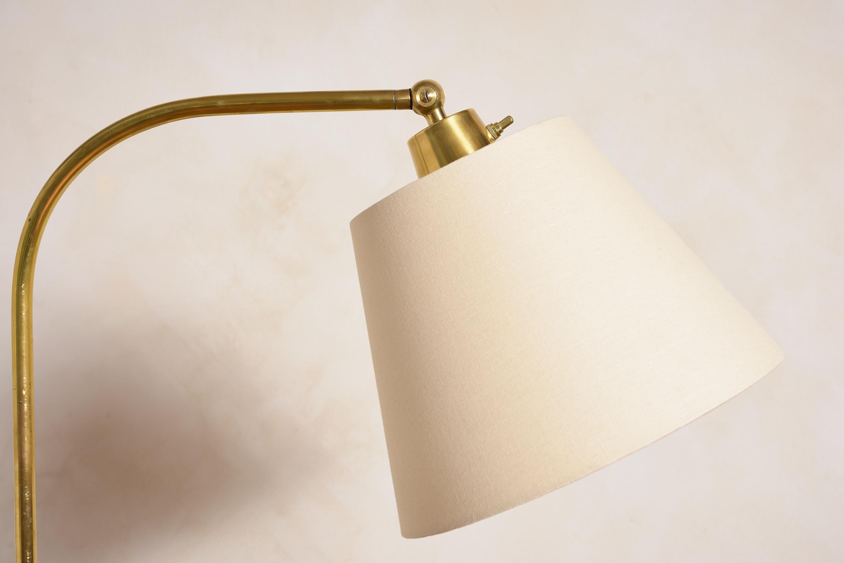 Lámpara de pie estilo Jacques Adnet en venta 1