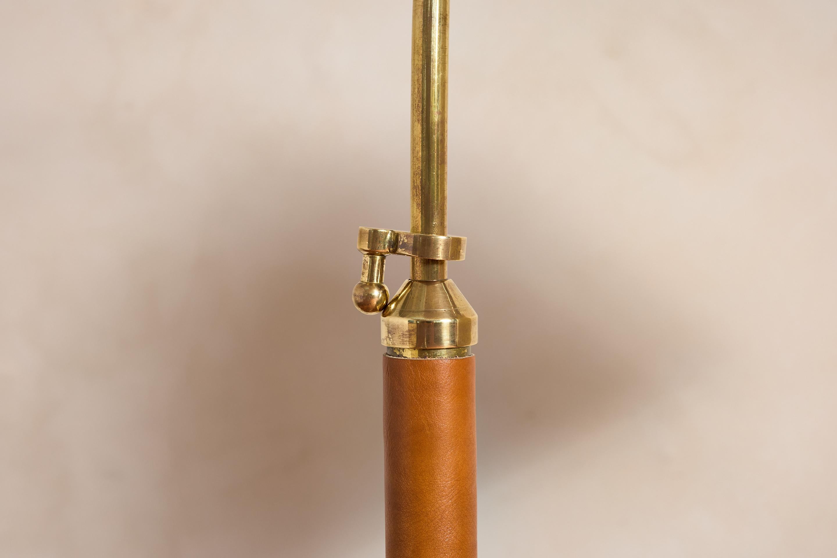 Lámpara de pie estilo Jacques Adnet en venta 2
