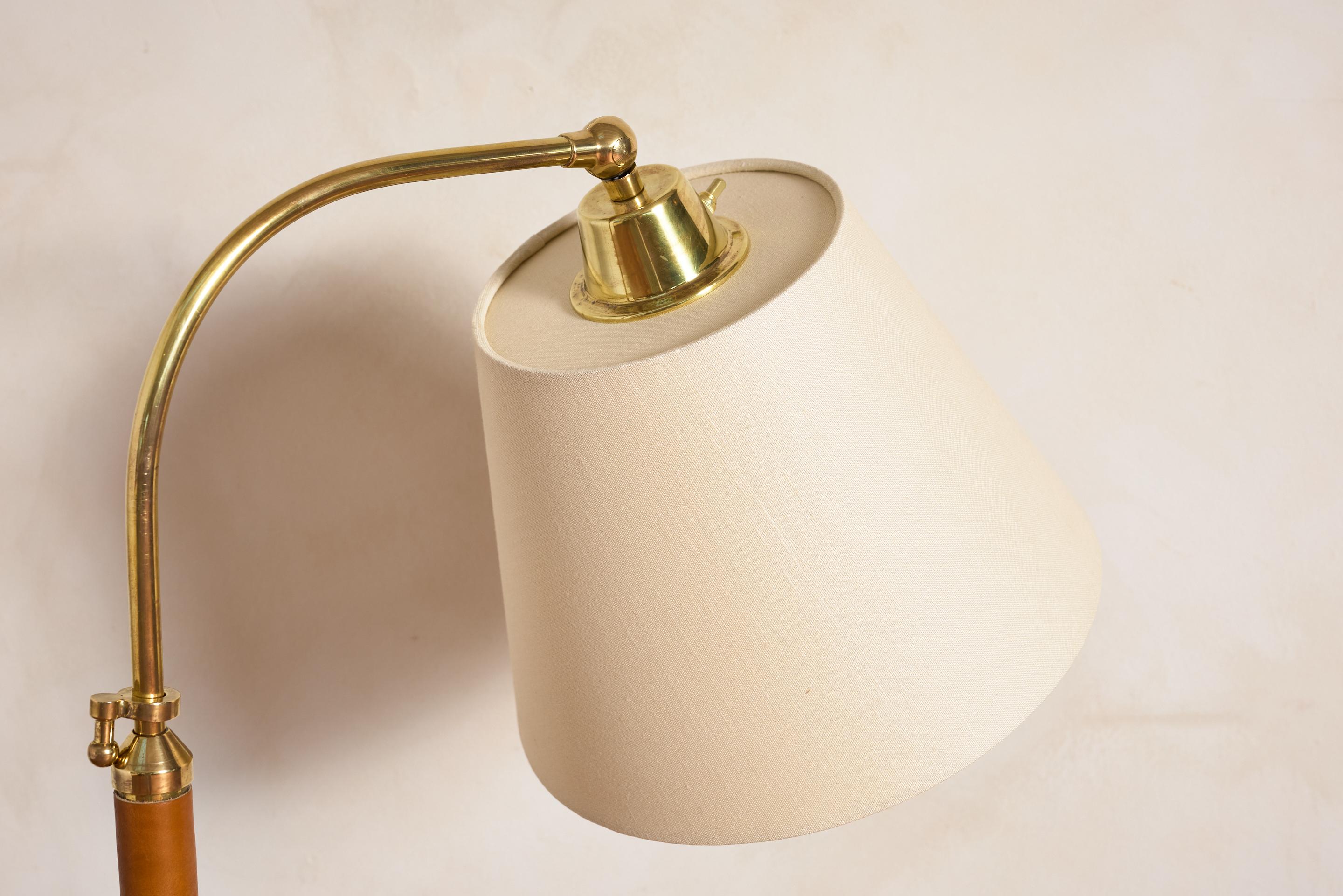 Lámpara de pie estilo Jacques Adnet en venta 3