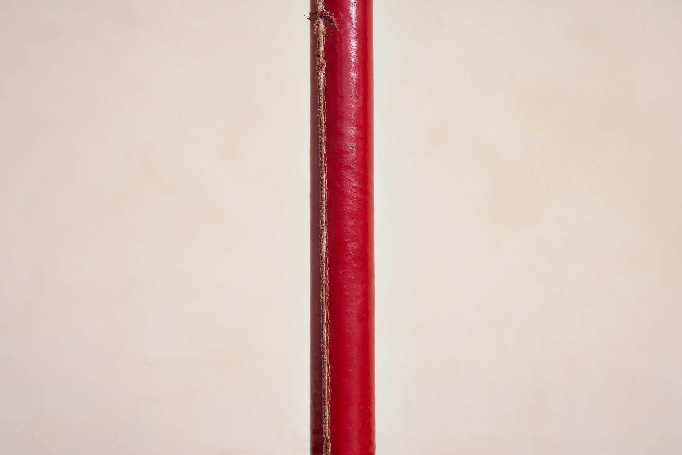 Lampadaire de style Jacques Adnet - Rouge en vente 5
