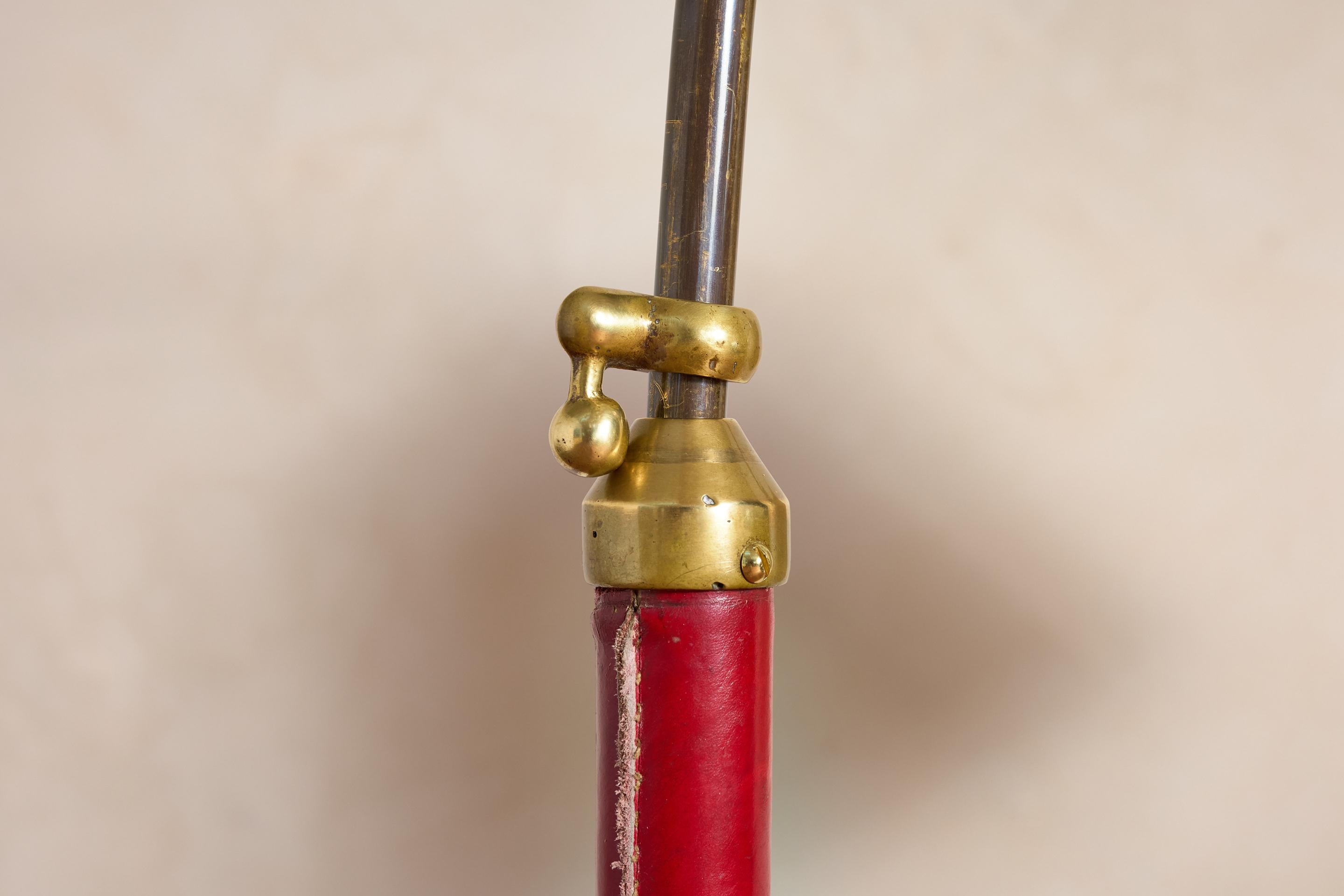 Lampadaire de style Jacques Adnet - Rouge en vente 3