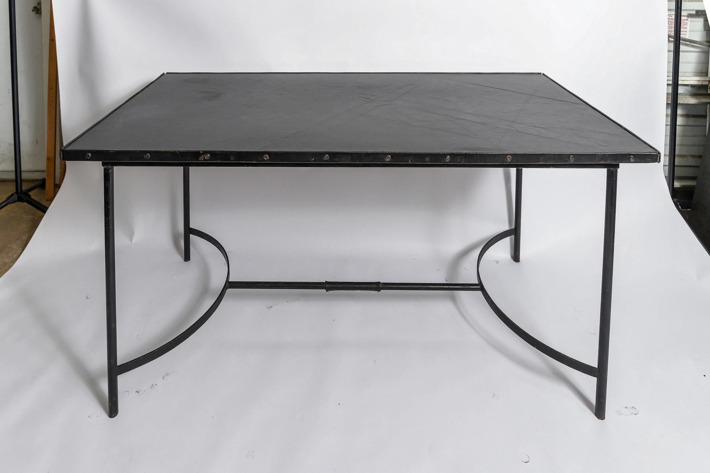 Jacques Adnet Tisch/Schreibtisch (Leder) im Angebot