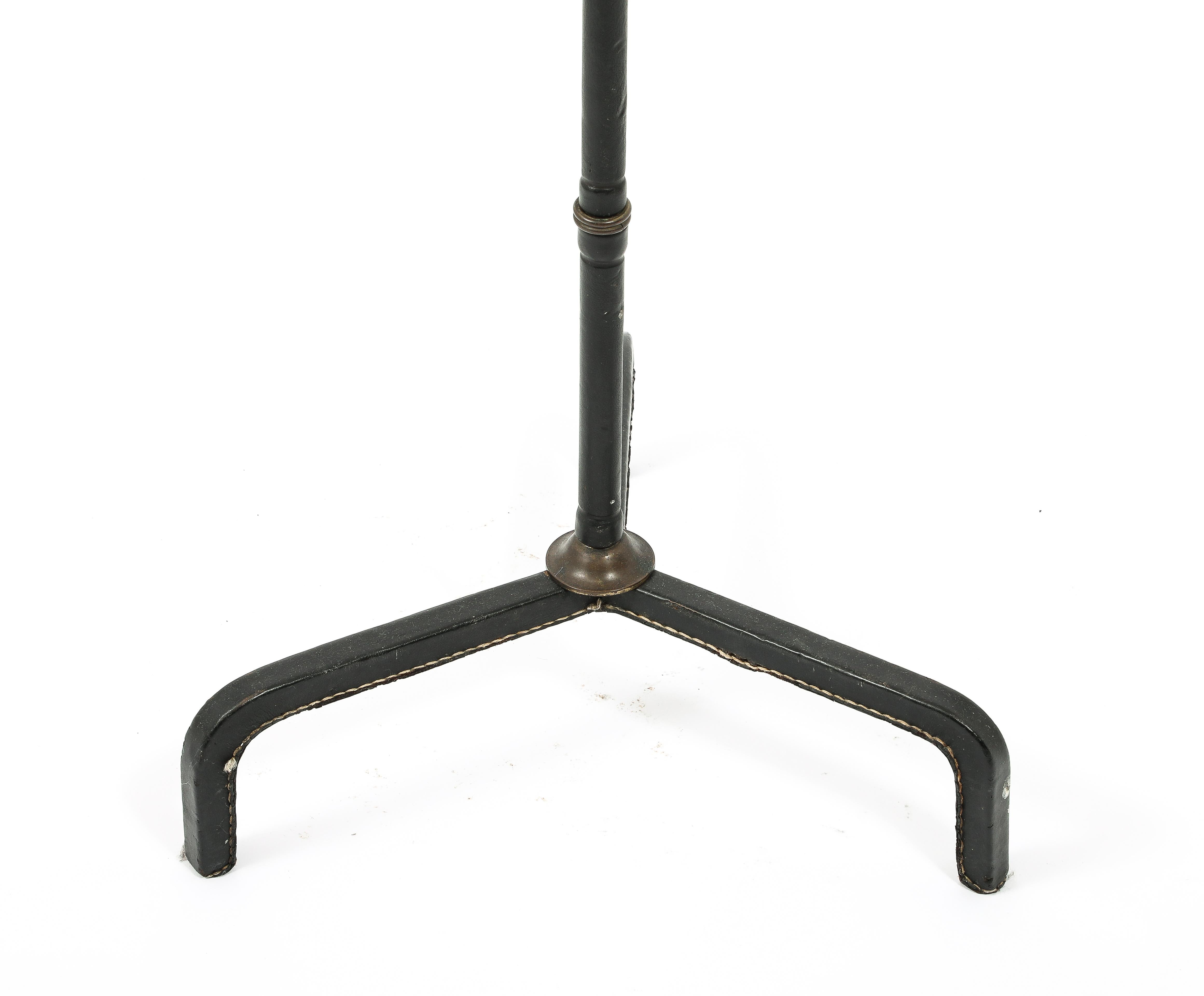 Jacques Adnet Lámpara de pie trípode de cuero de bambú, Francia Años 50 en venta 3