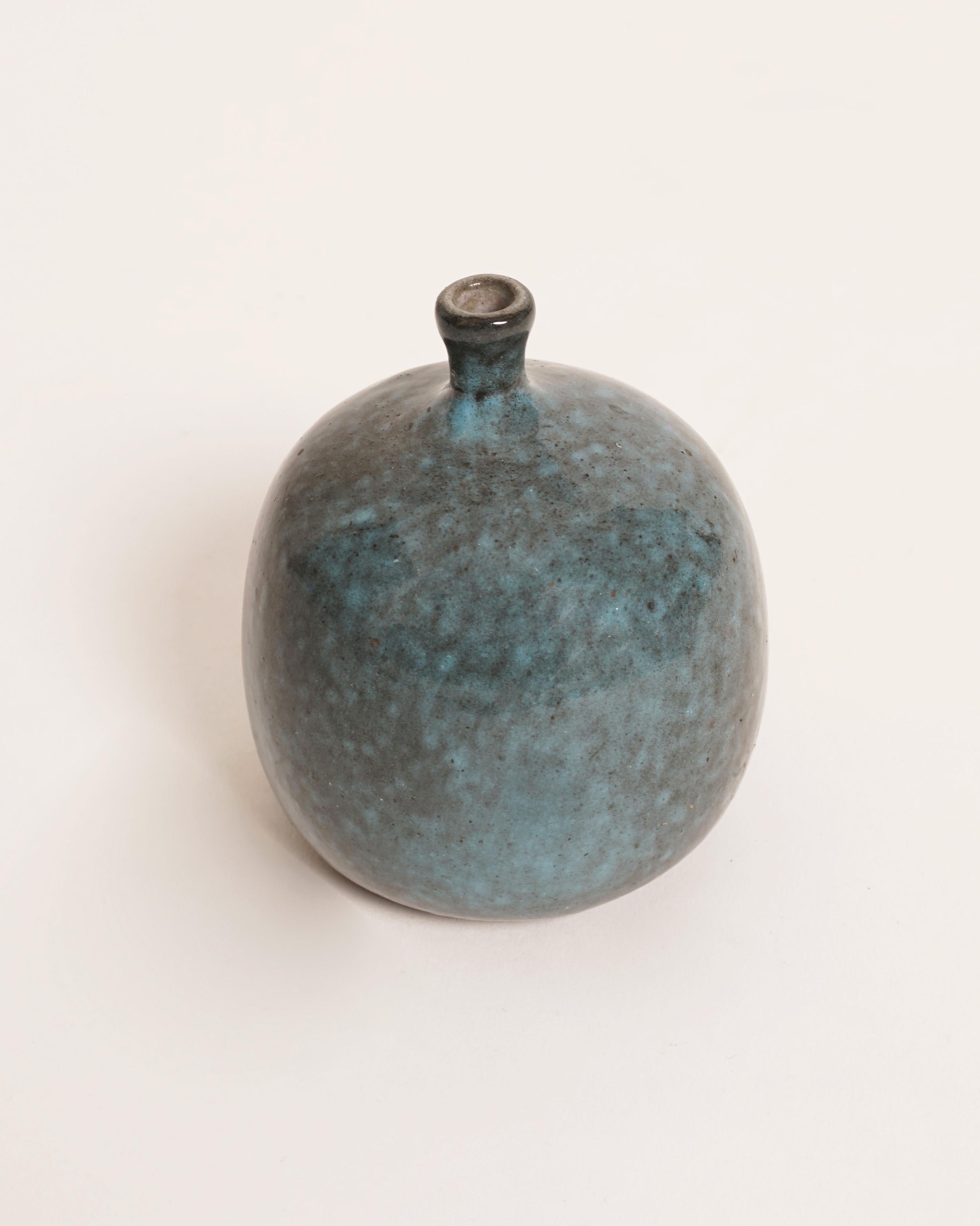 Jacques and Dani Ruelland
'Boule', c. 1970
Execution: Ceramic speckled blue
Signed: Ruelland
H : 11 cm (4.33