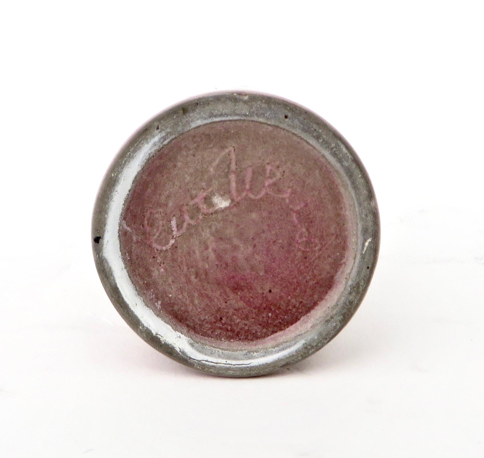 Milieu du XXe siècle Bouteille en céramique française Jacques et Dani Ruelland à glaçure lavande rose pâle