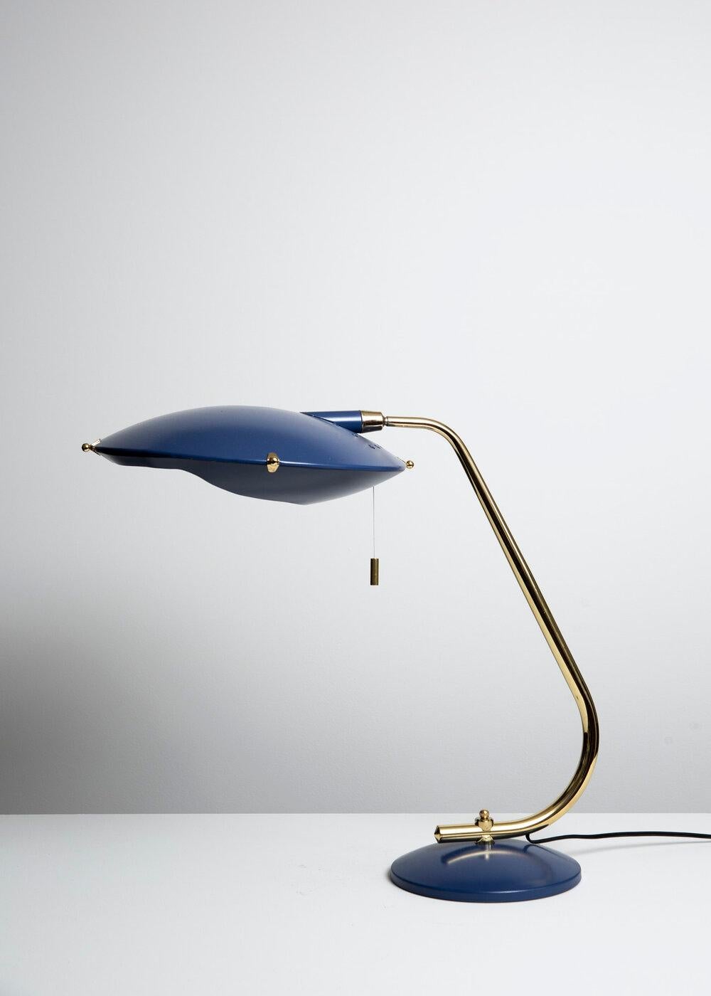 Jacques Biny Attributed Jupiter Desk Lamp for Aluminor In Good Condition For Sale In Montréal, QC