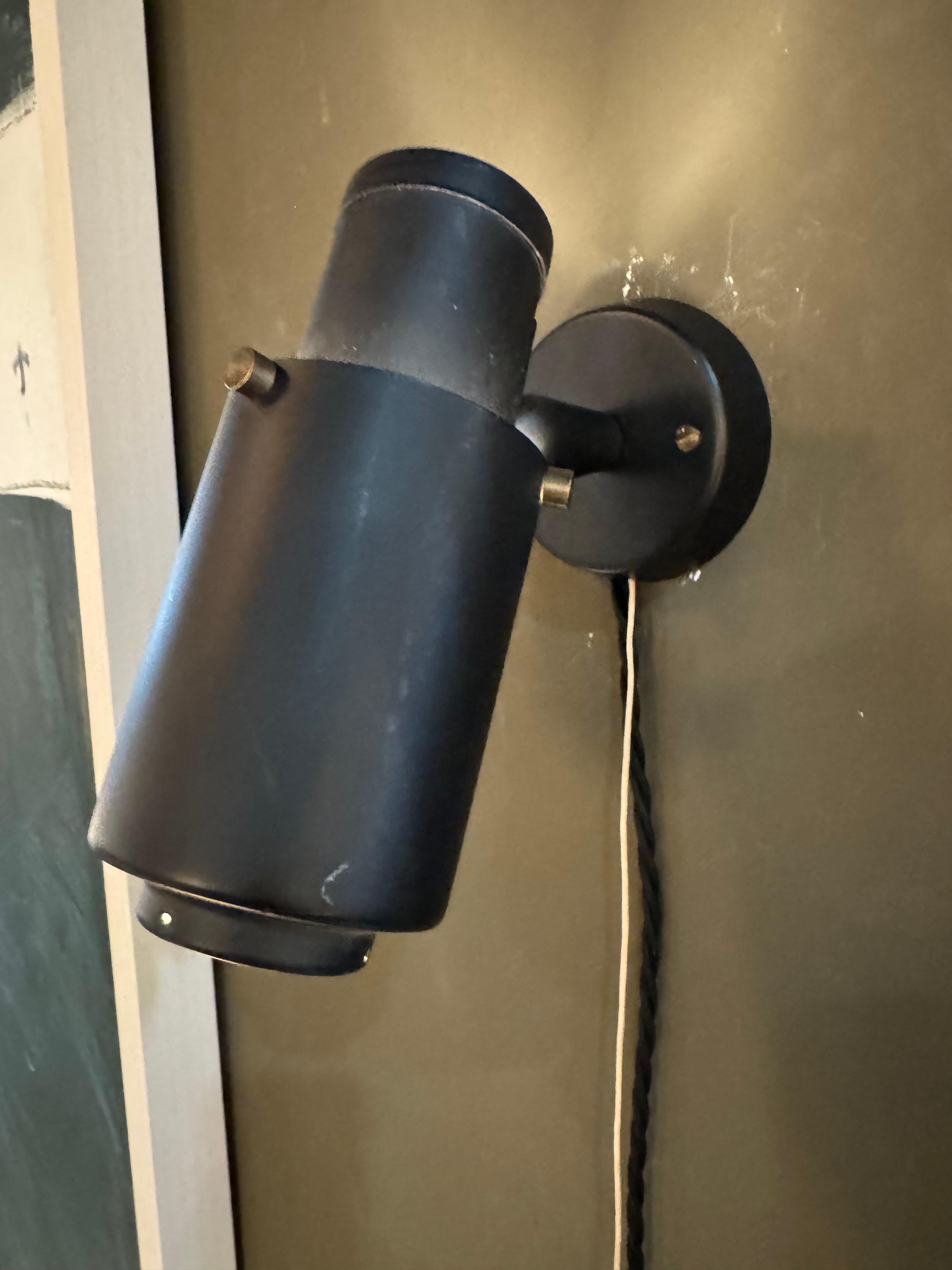 Lampada da parete nera snodabile Jacques Biny originale francese degli anni '60 per Lita. 