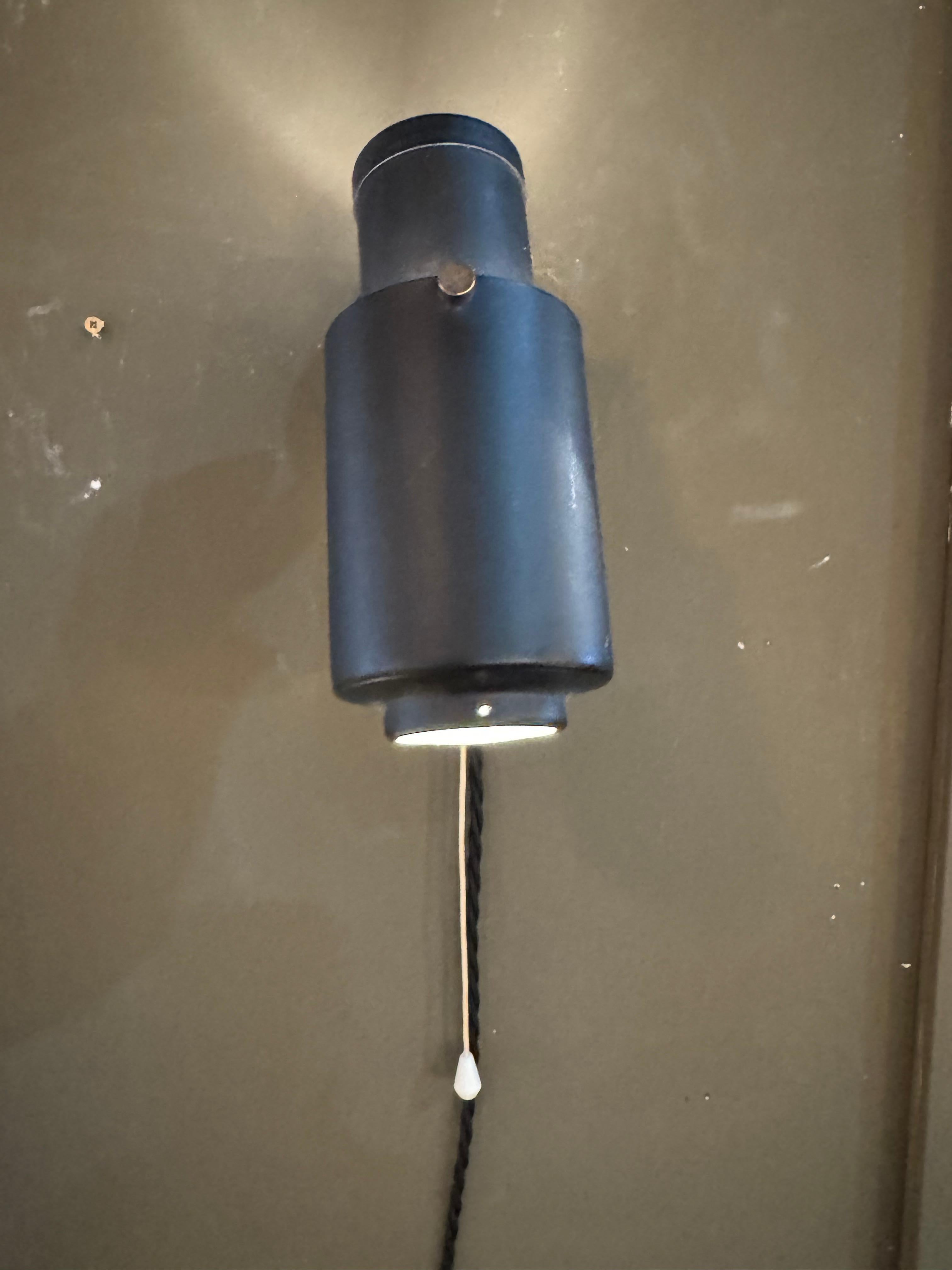 Mid-Century moderno Jacques Biny lampada da parete Zodiac nero in vendita