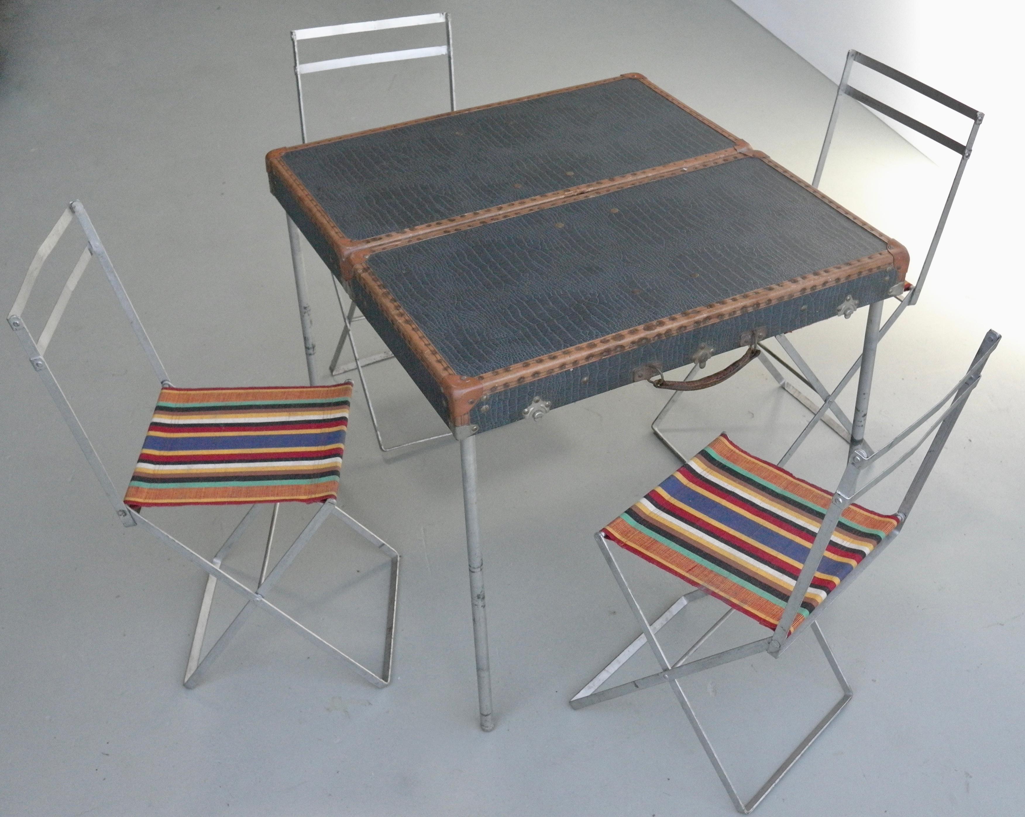 Jacques Biny Picnic Table and Chairs in Suitcase France 1950s by Kiss Ply In Good Condition In Den Haag, NL