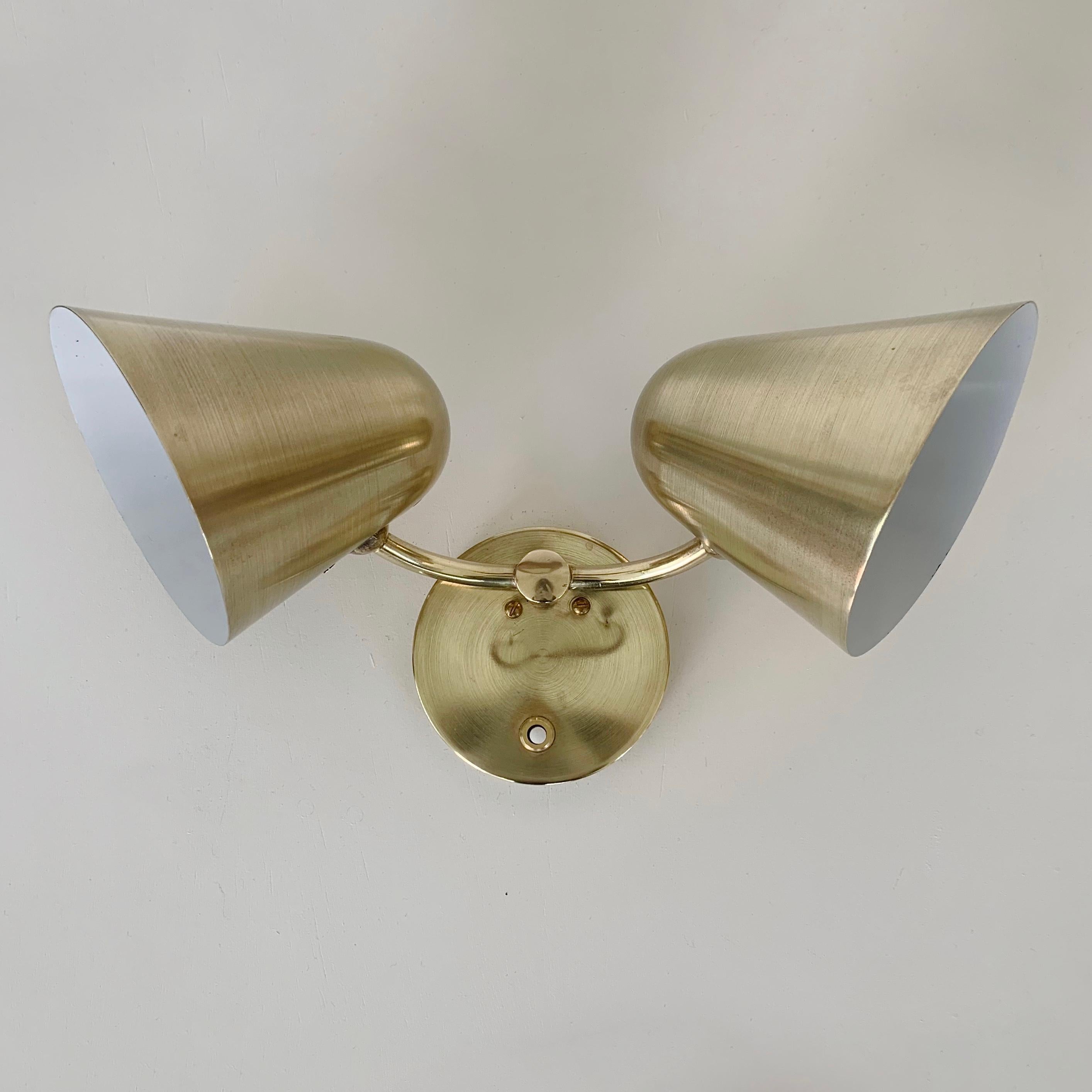 Jacques Biny Seltene zwei Lights Sconce aus Messing, um 1950, Frankreich. im Angebot 4