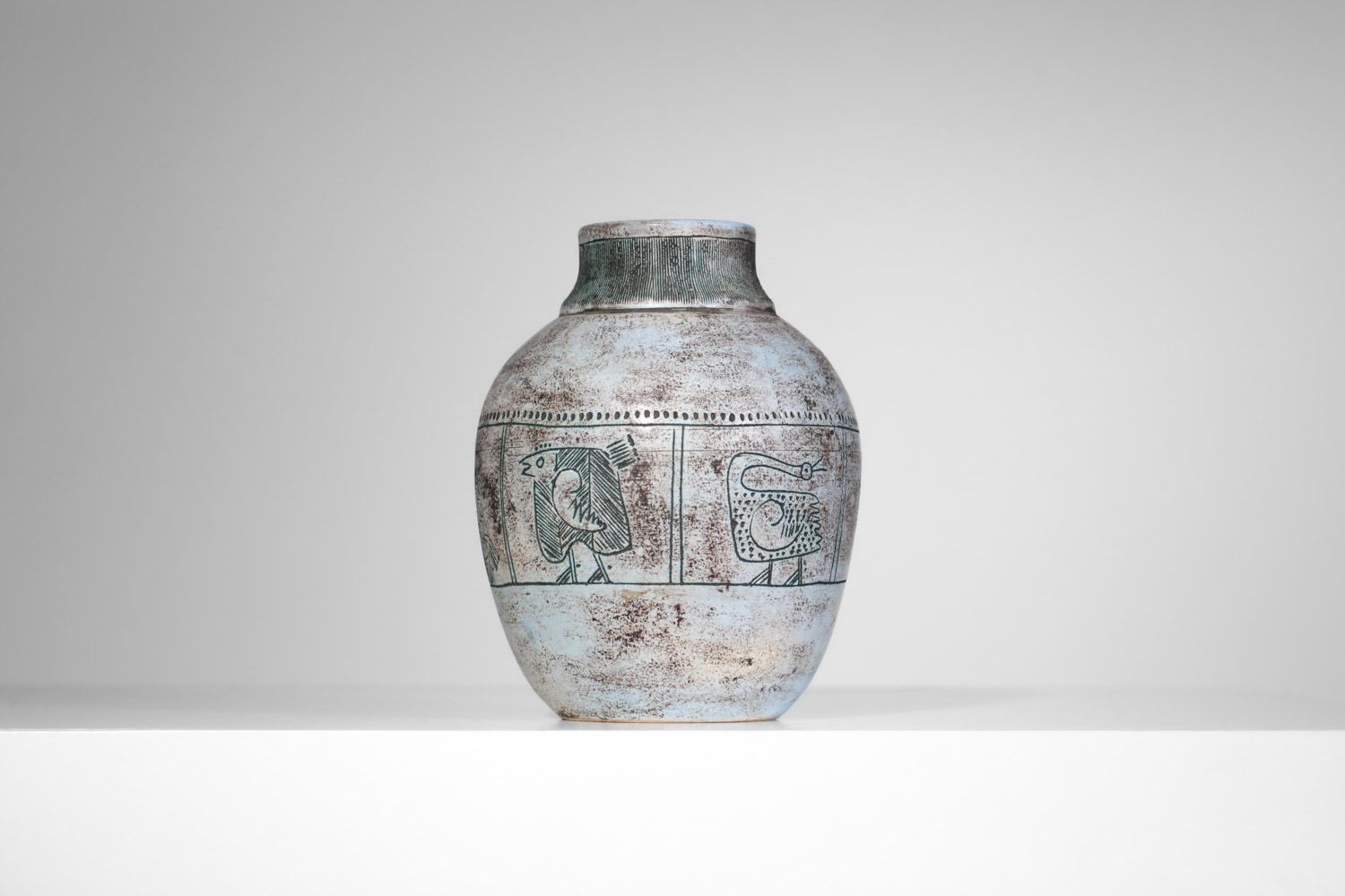 Ceramica Vaso in ceramica Jacques Blin degli anni '50 con uccelli smaltati in blu in vendita