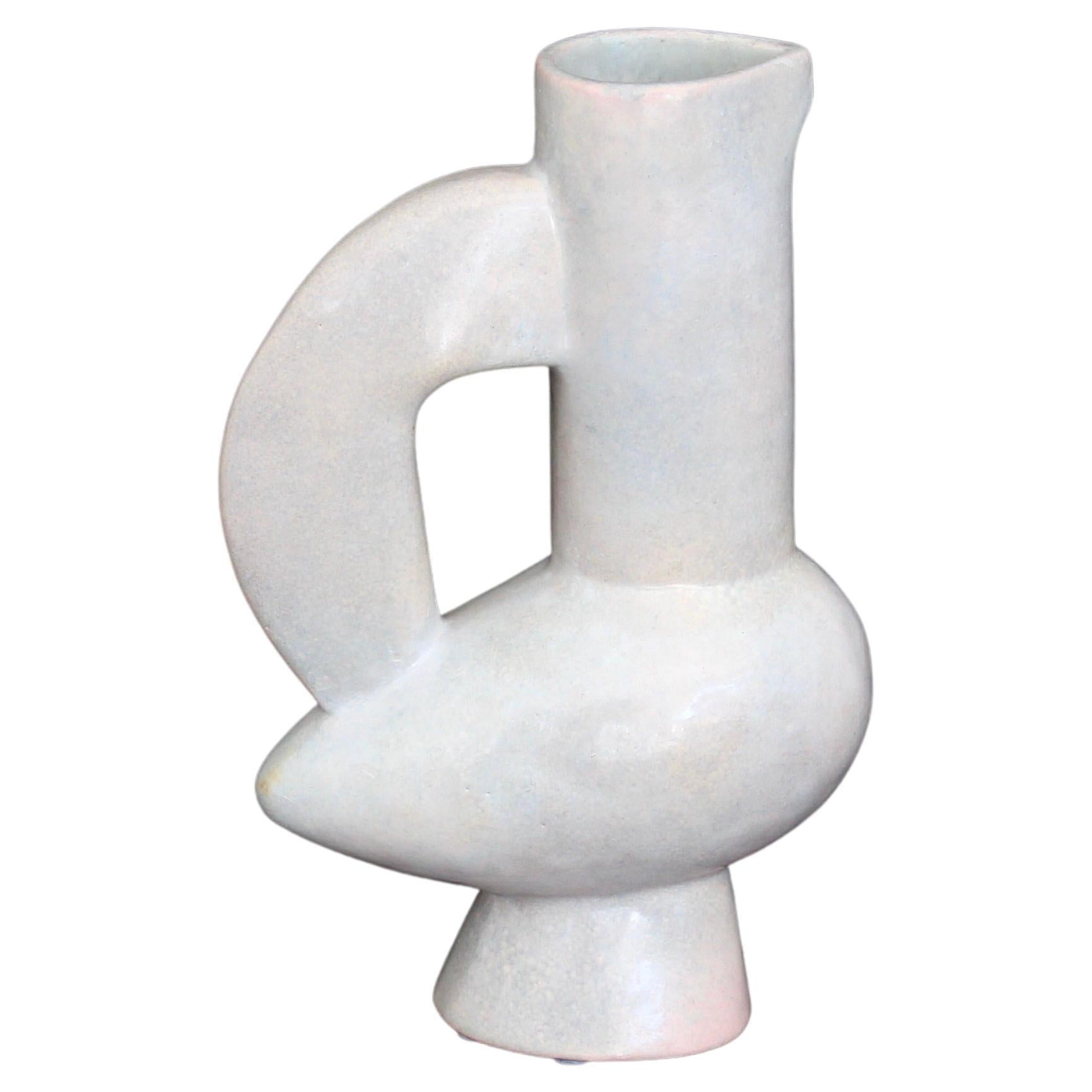 Vase en céramique française à glaçure blanche en forme d'oiseau de Jacques Blin