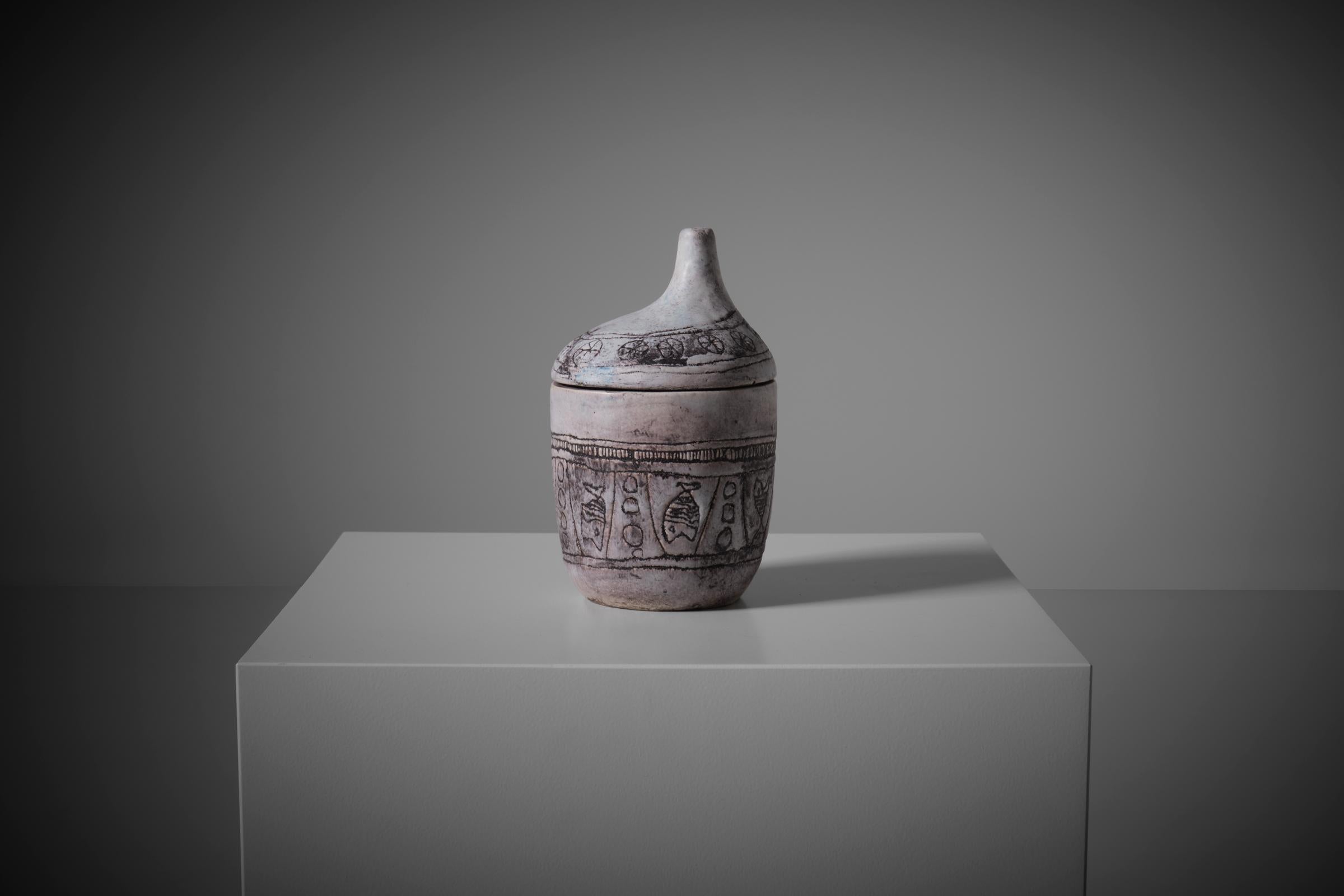 Mid-Century Modern Pot à couvercle en céramique Morphological de Jacques Blin, France, années 1960 en vente