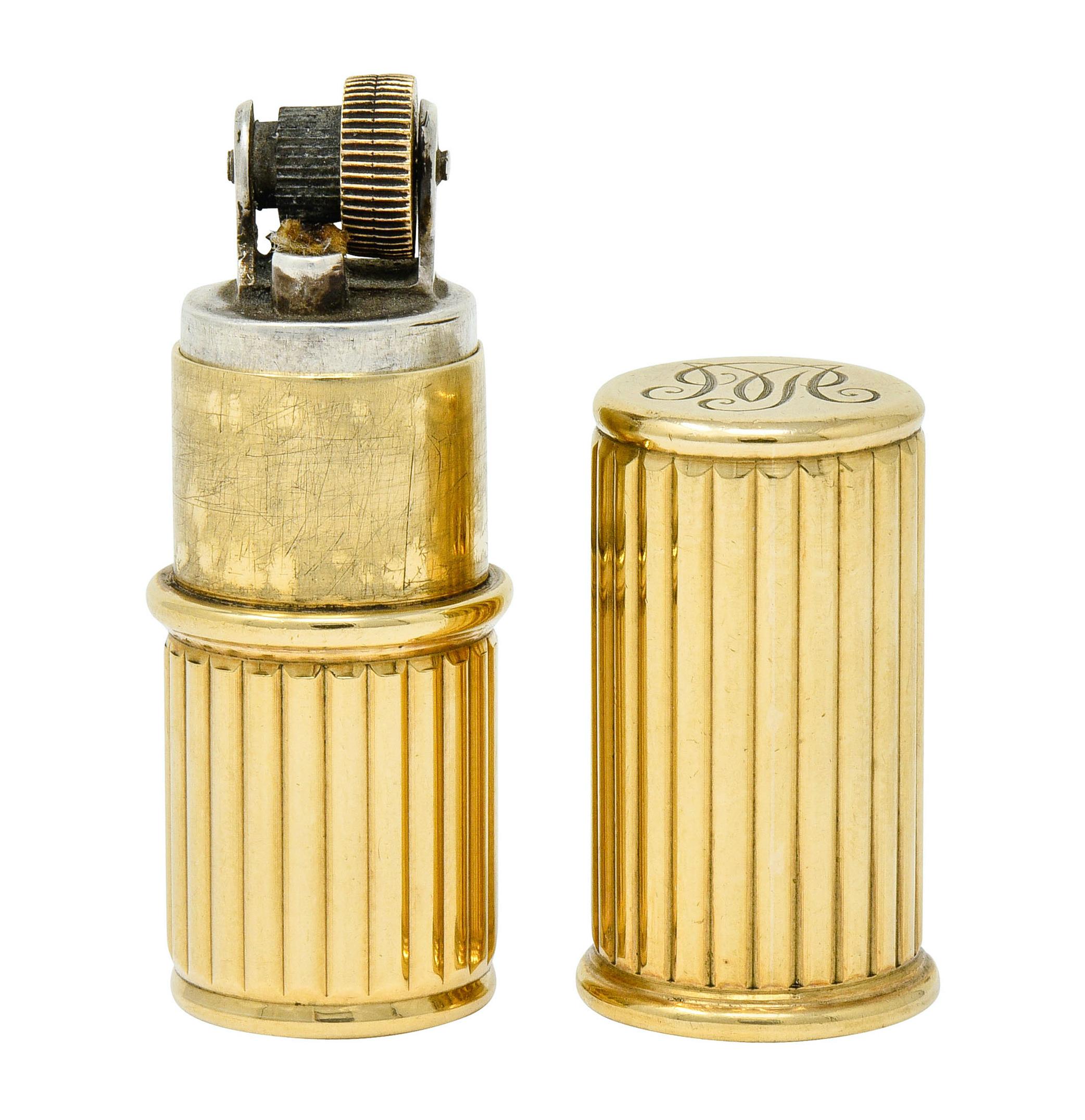 Women's or Men's Jacques Cartier Art Deco 9 Karat Gold Functional Ribbed Lighter