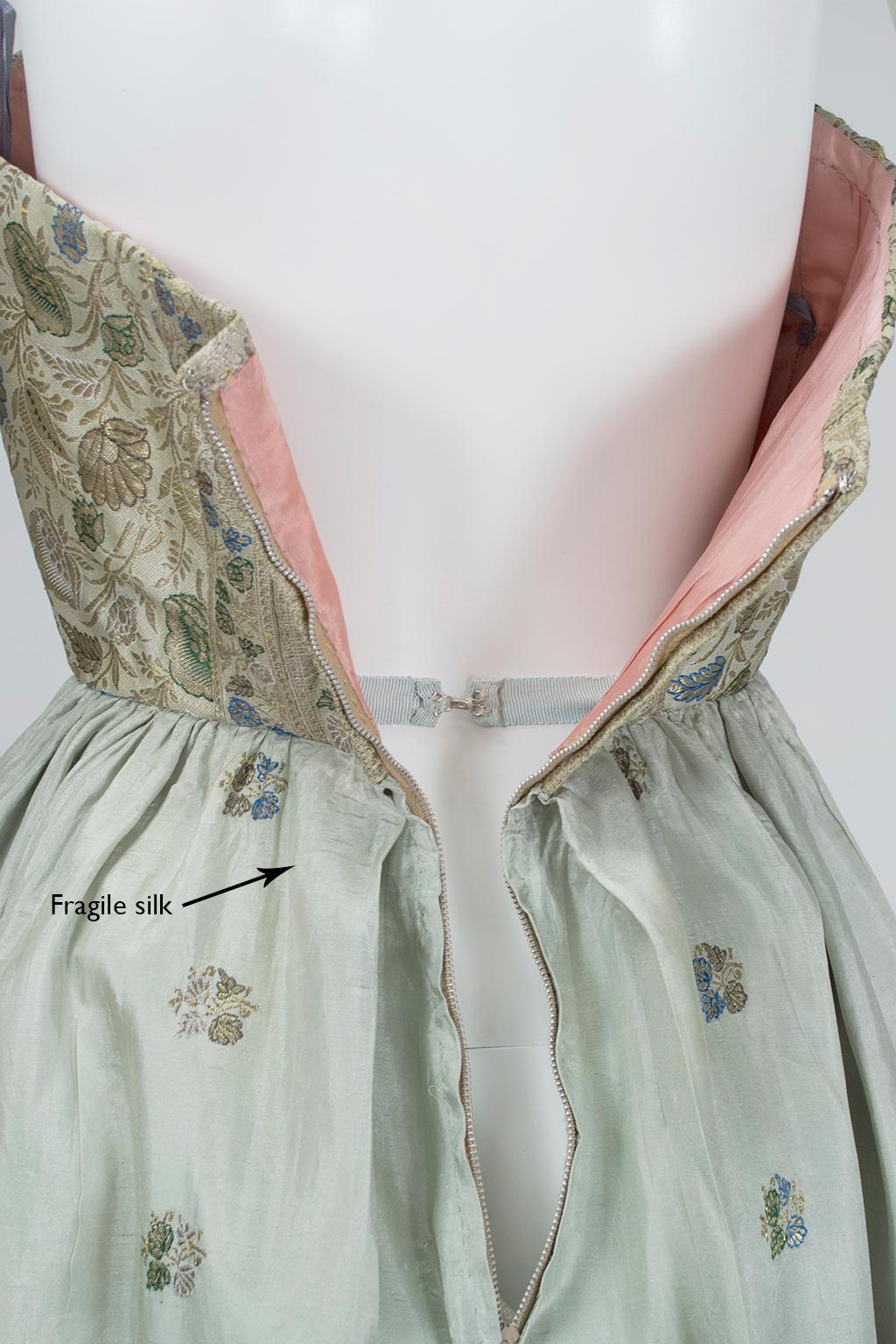 Jacques Cassia Couture Trägerloses Partykleid aus Silberbrokat aus Silberbrokat - S, 1950er Jahre im Angebot 6