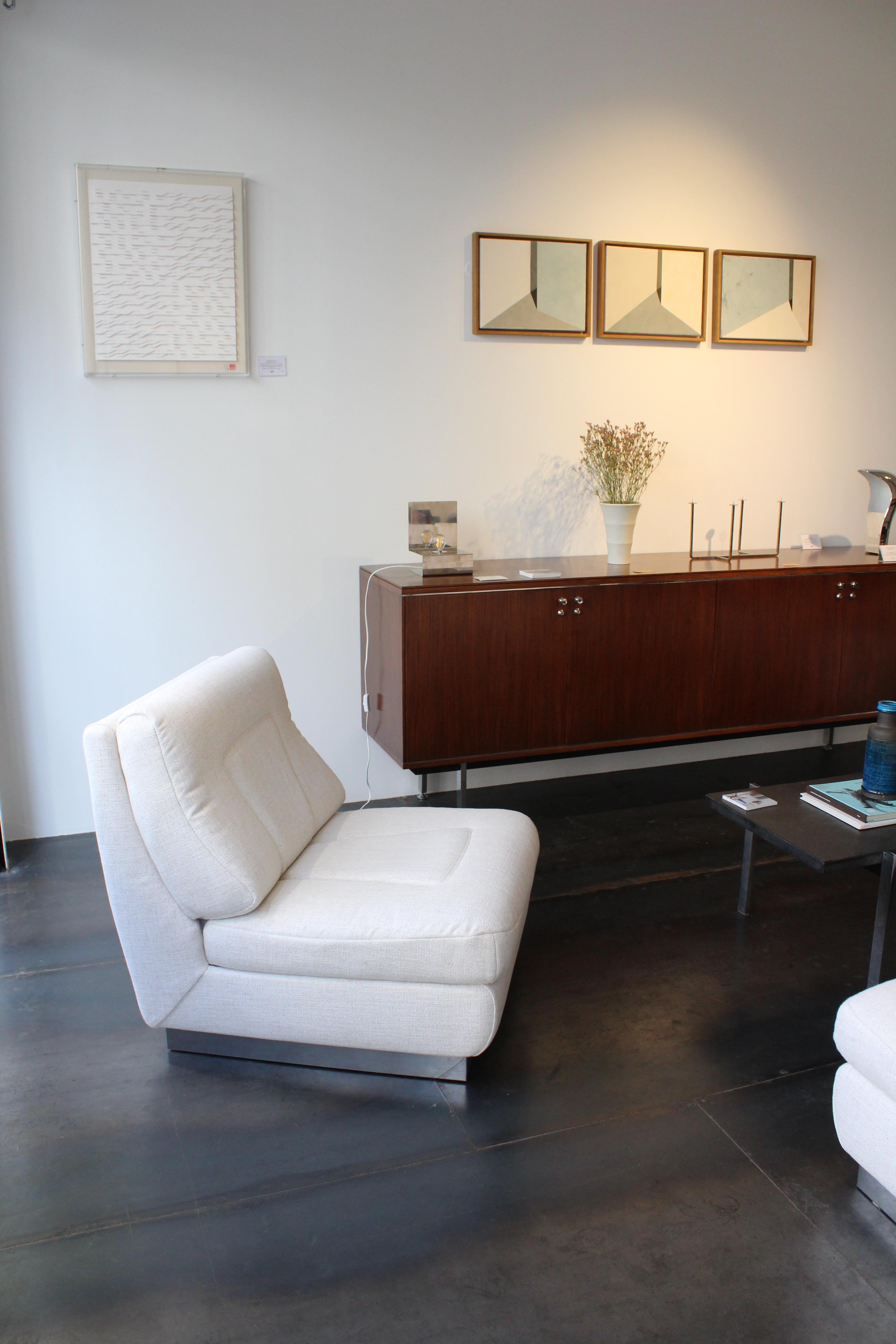 Mid-Century Modern Chaise longue et pouf Jacques Charpentier, 1970 en vente