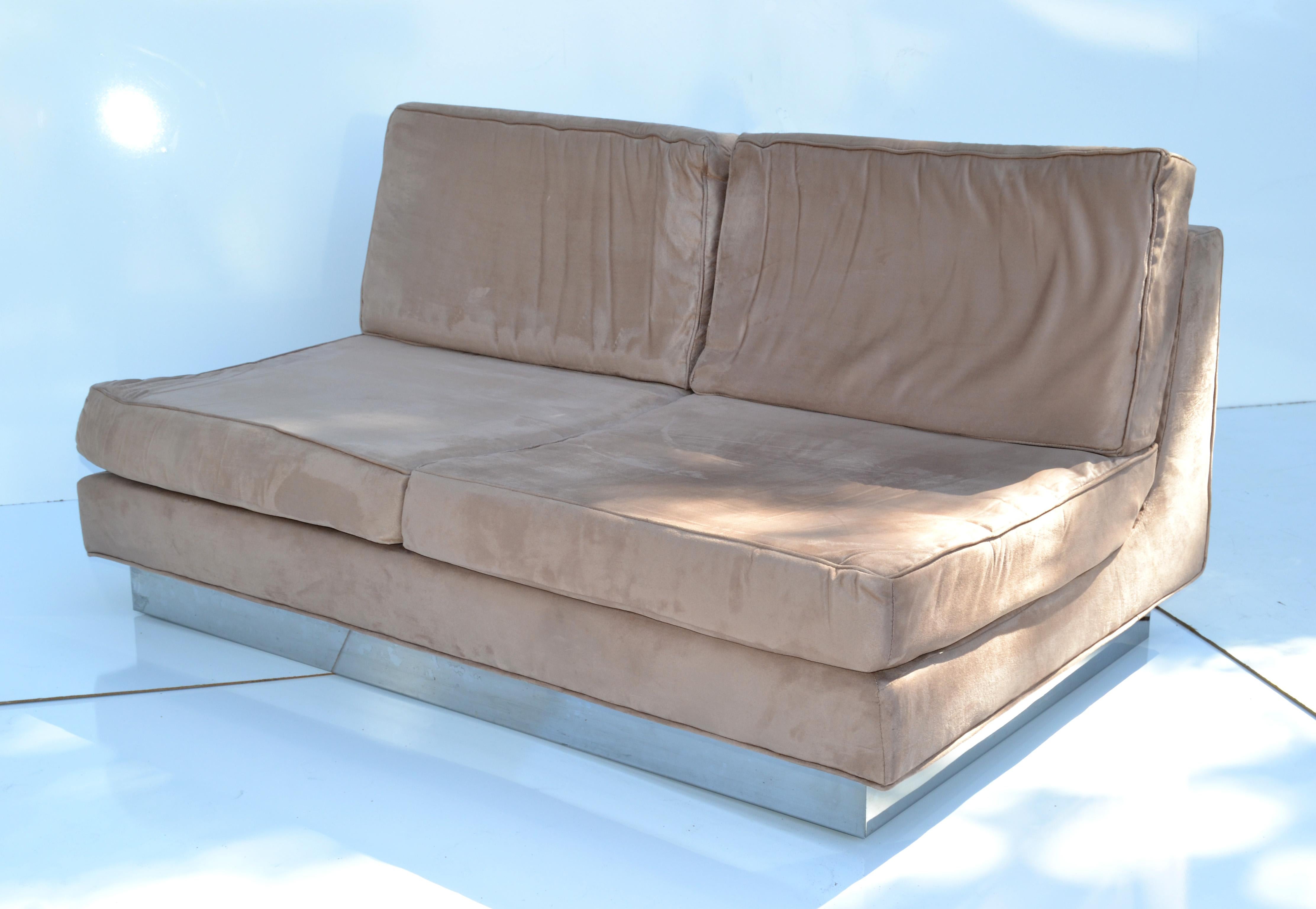 Late 20th Century Jacques Charpentier Loveseat & Lounge Chair in Beige Ultrasuede 1970 France For Sale