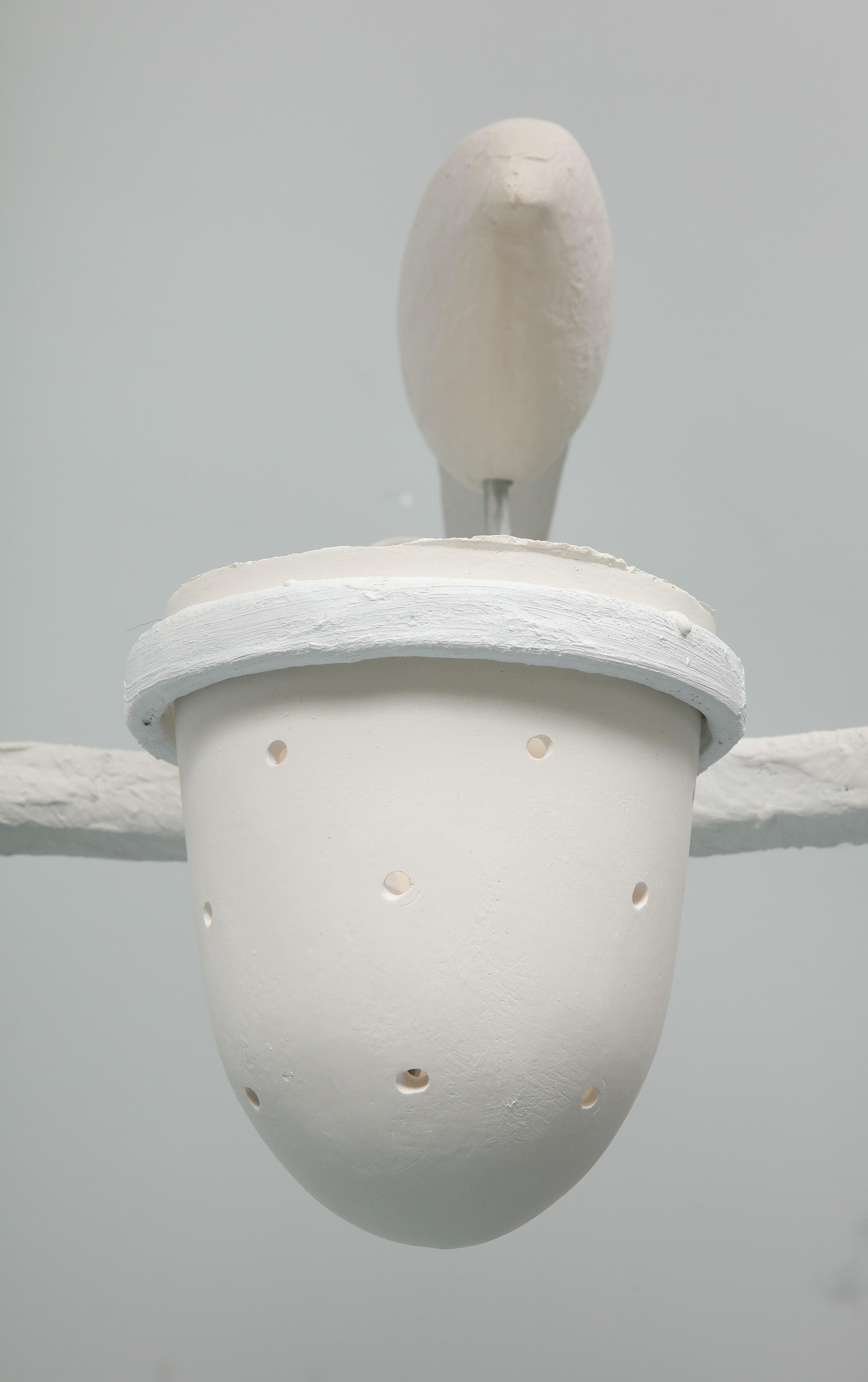 Jacques Darbaud, weißer Gips-Kronleuchter aus Gips mit Vögeln (Moderne der Mitte des Jahrhunderts) im Angebot