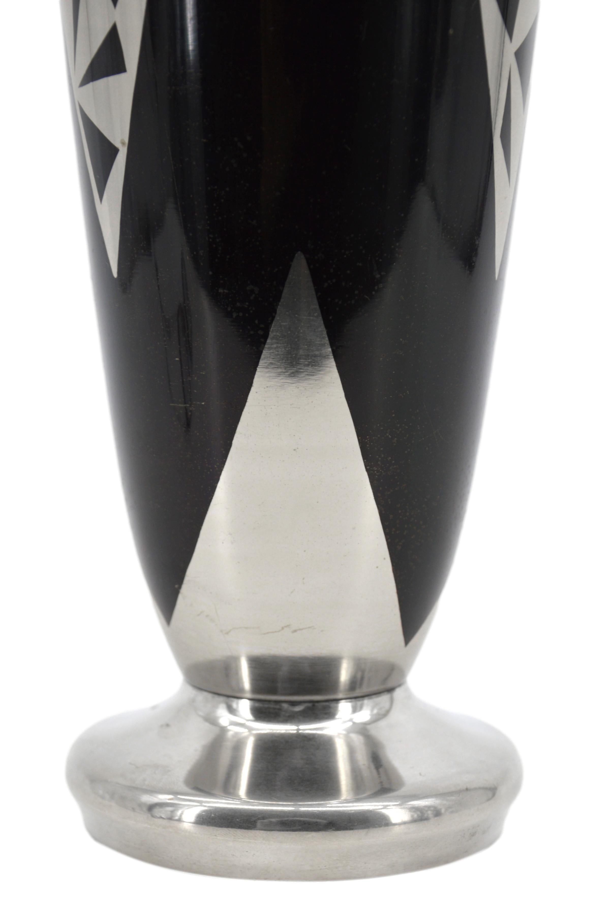 Vaso in ottone Jacques Douau 1937 In condizioni buone in vendita a Saint-Amans-des-Cots, FR