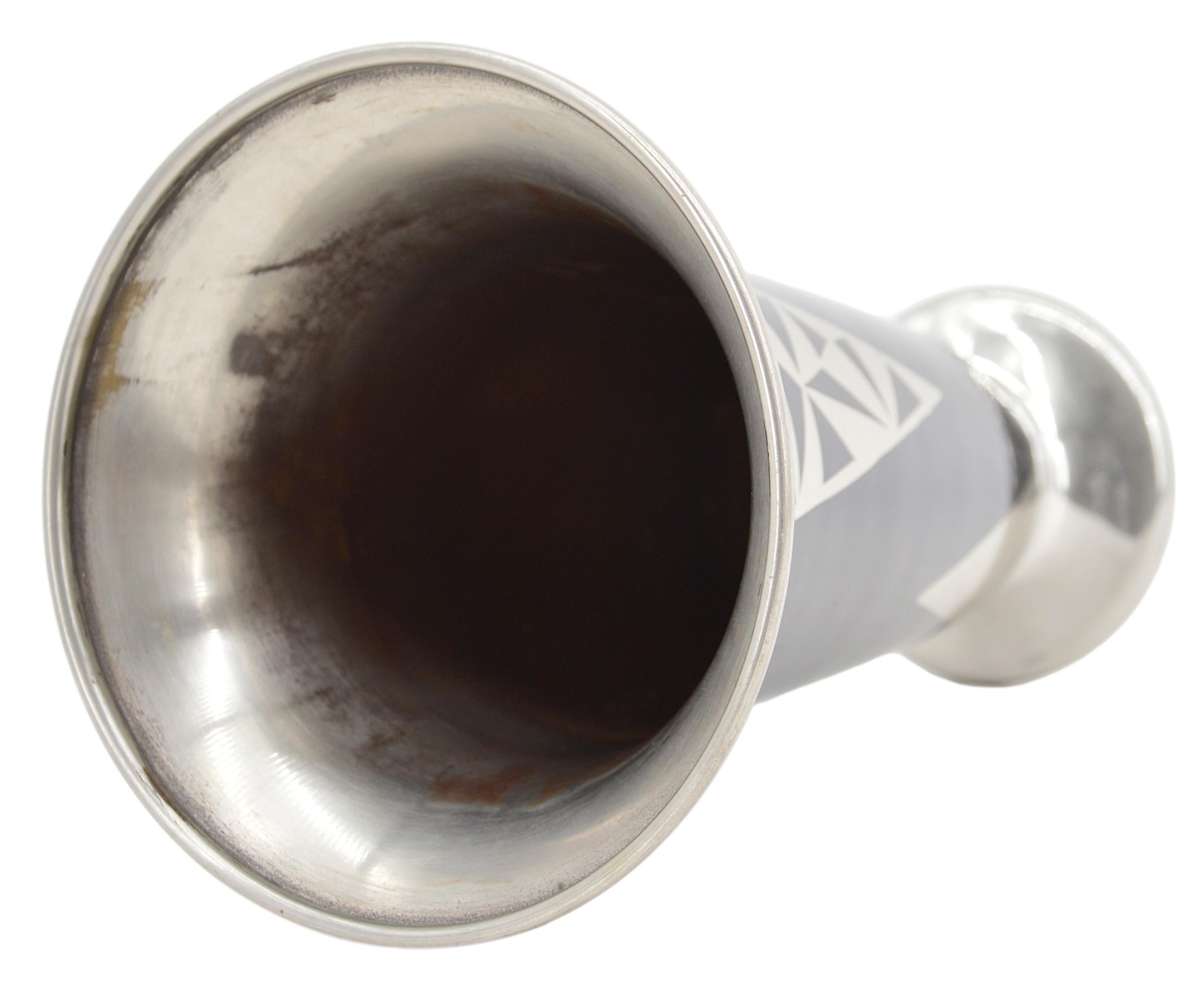 Metà XX secolo Vaso in ottone Jacques Douau 1937 in vendita