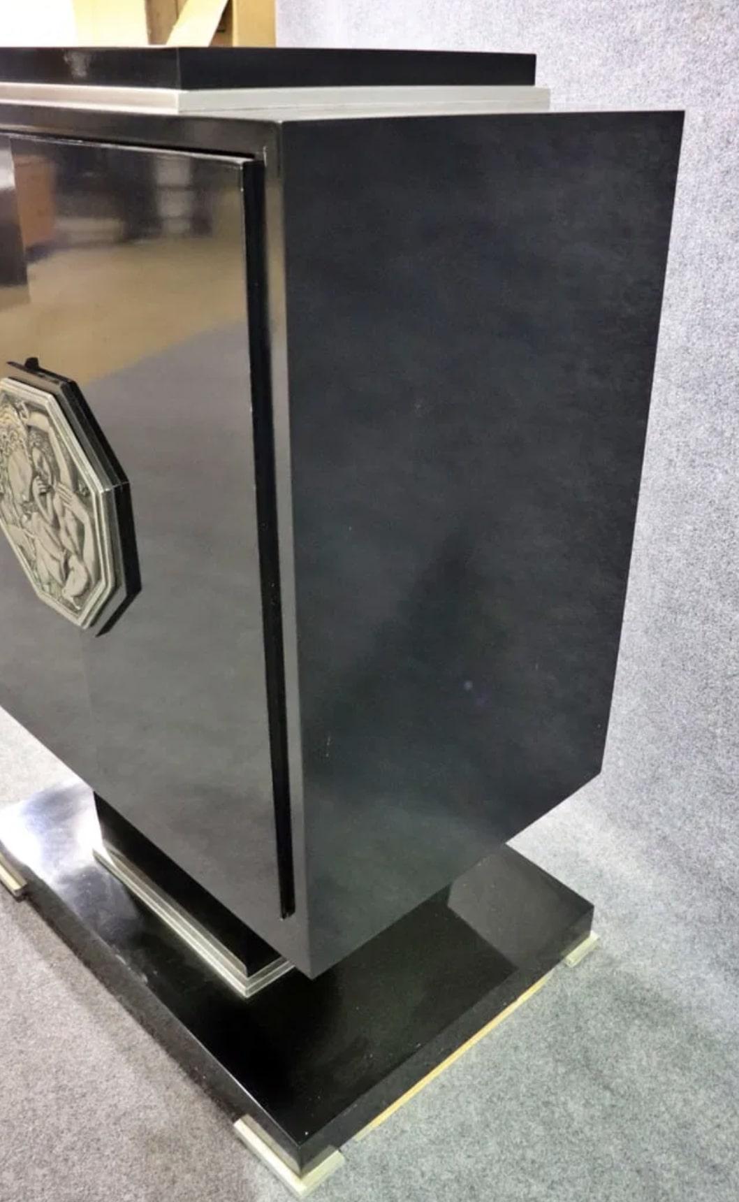 Foglia d’argento Mobile da bar di ispirazione déco di Jacques-Jacques Ruhlmann in vendita